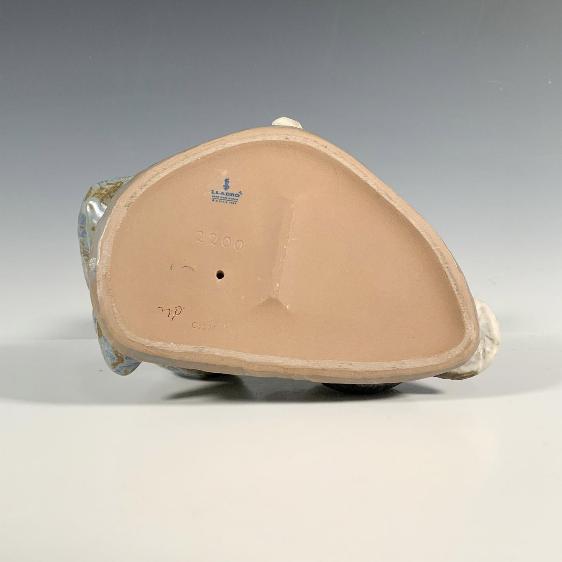 A Big Hug 1012200 - Lladro Porcelain Figurine - Image 3 of 4