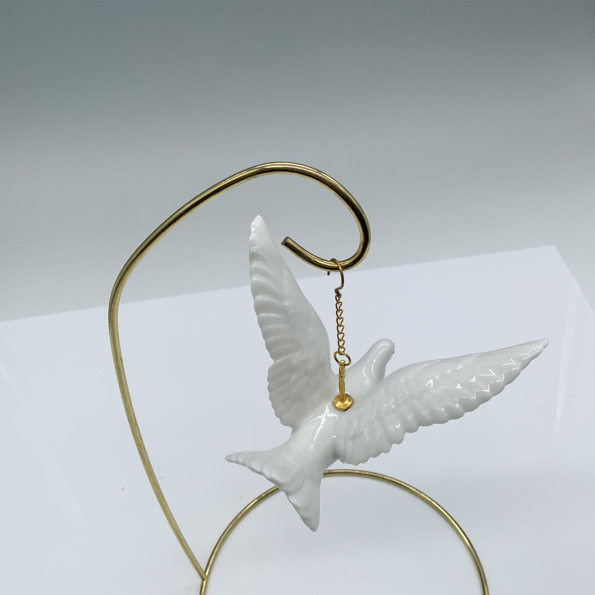 Lladro Porcelain Ornament, Landing Dove 1006266 - Bild 4 aus 6