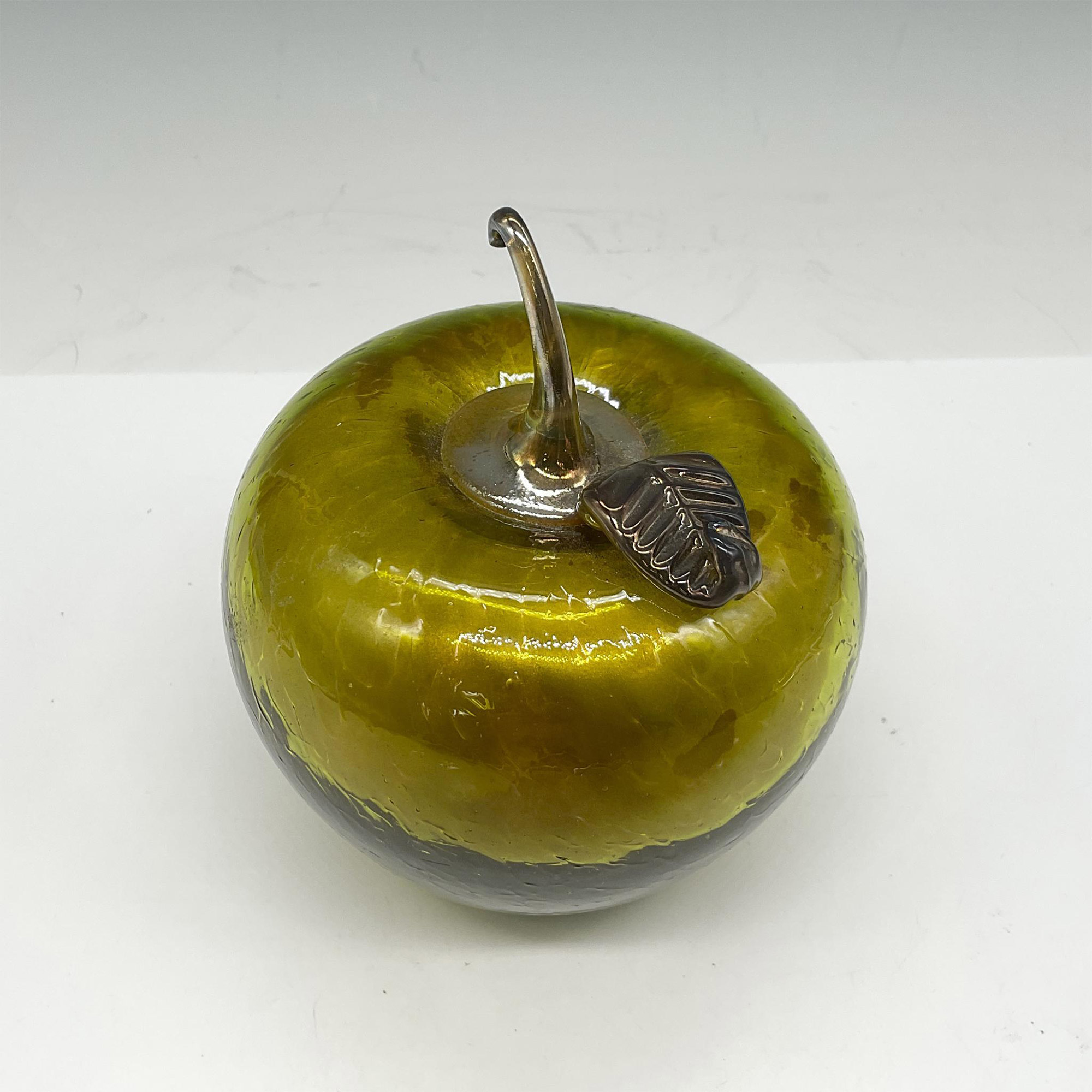 Jesse Kelly Hand Blown Crackle Glass Paperweight, Apple - Image 2 of 3