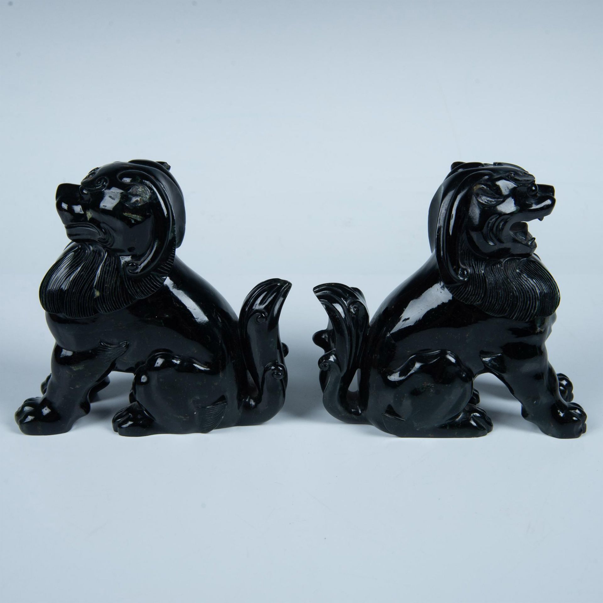 Pair of Chinese Carved Black Nephrite Jade Foo Dogs - Bild 8 aus 13