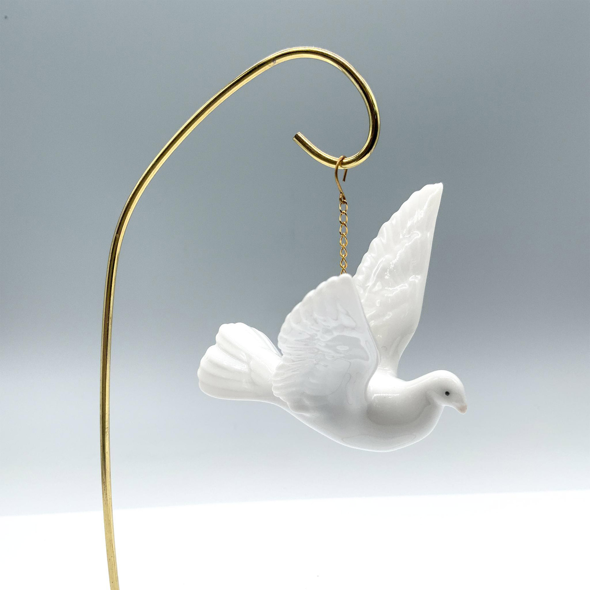 Lladro Porcelain Ornament, Landing Dove 1006266 - Image 3 of 6