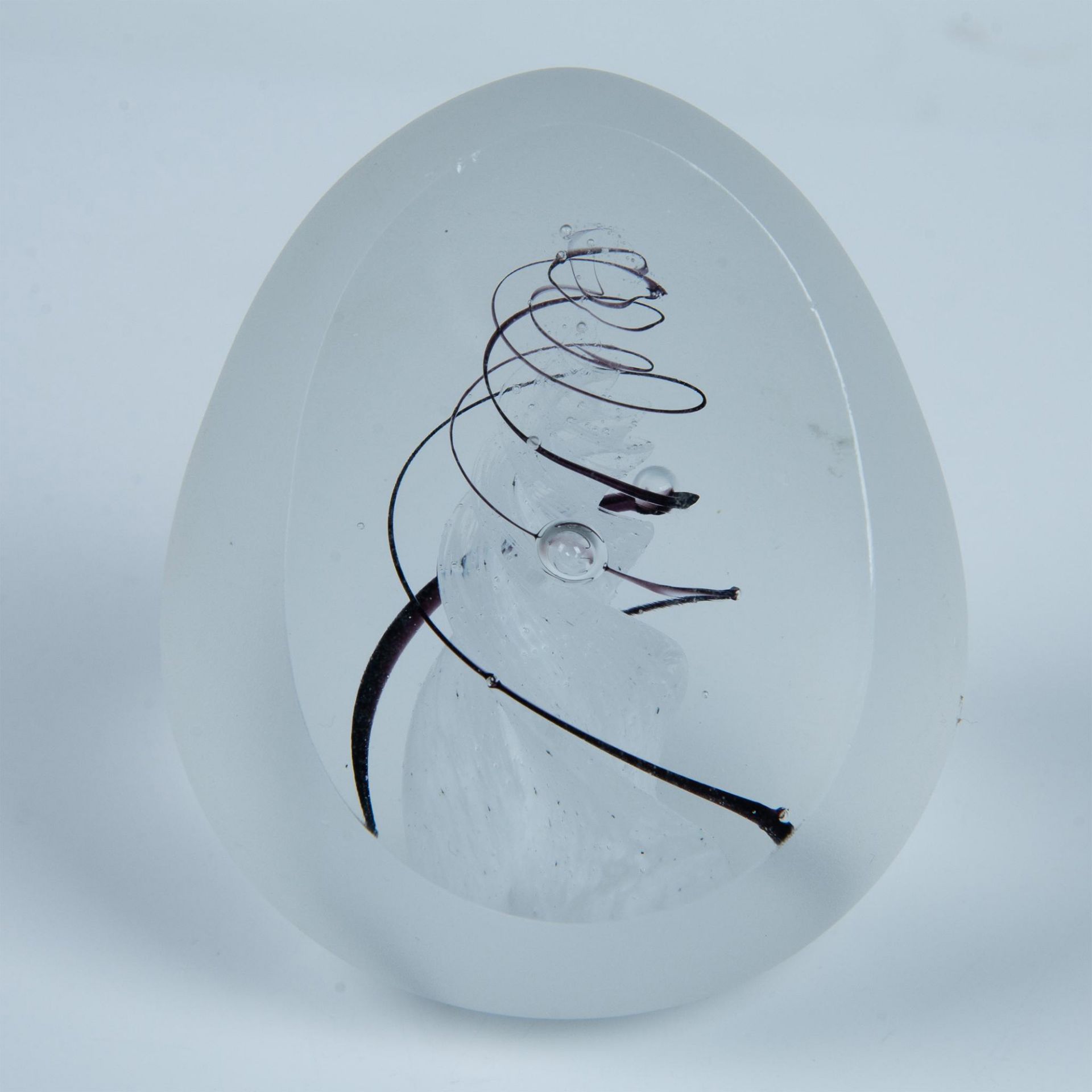 2pc Frosted Glass 3D Paperweights - Image 6 of 9