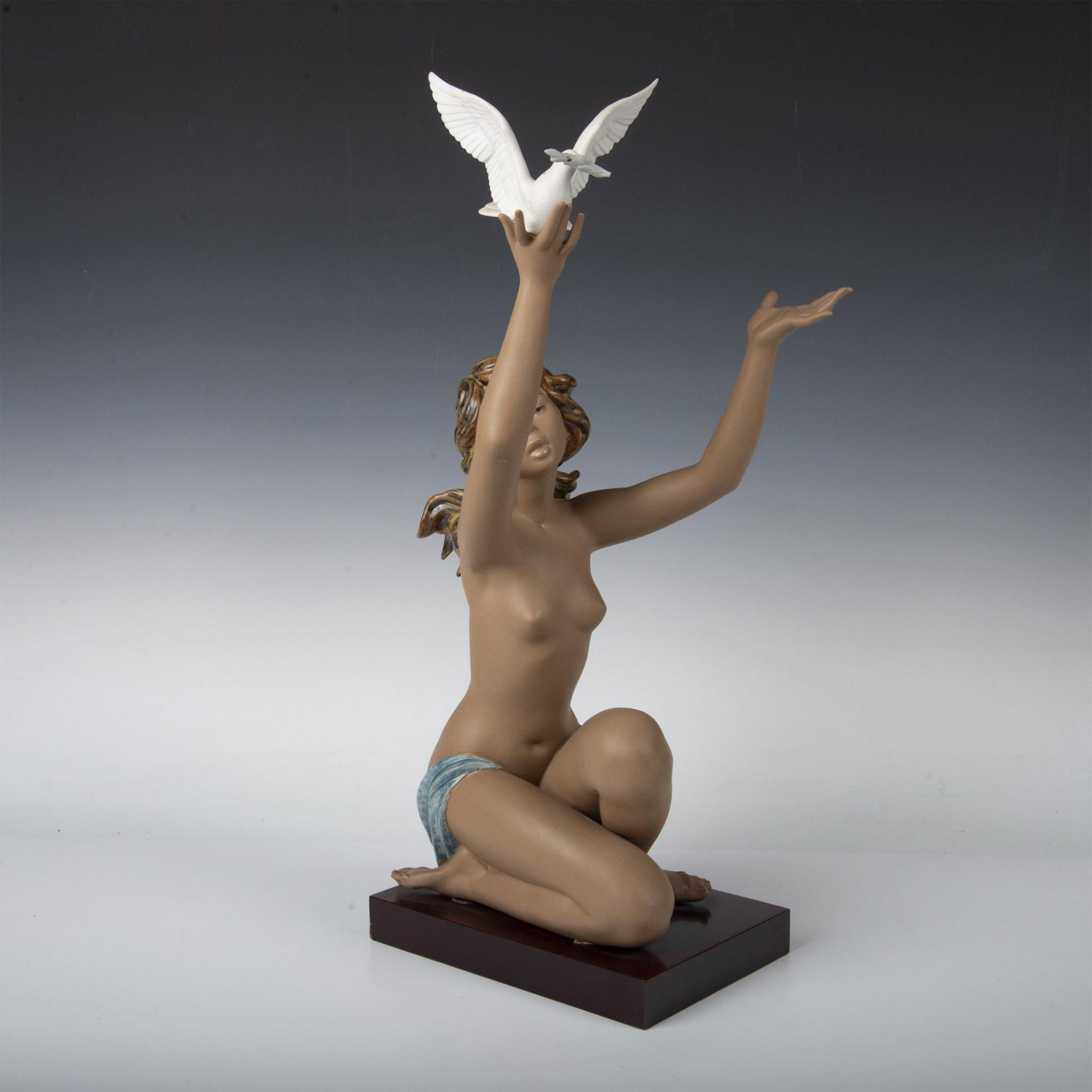 Peace Offering 1013559 - Lladro Porcelain Figurine - Image 2 of 7