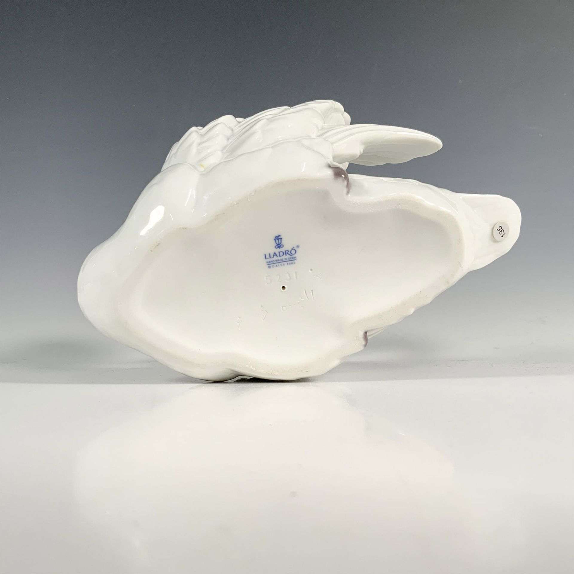 Swan With Wings Spread 1005231 - Lladro Porcelain Figurine - Image 3 of 4