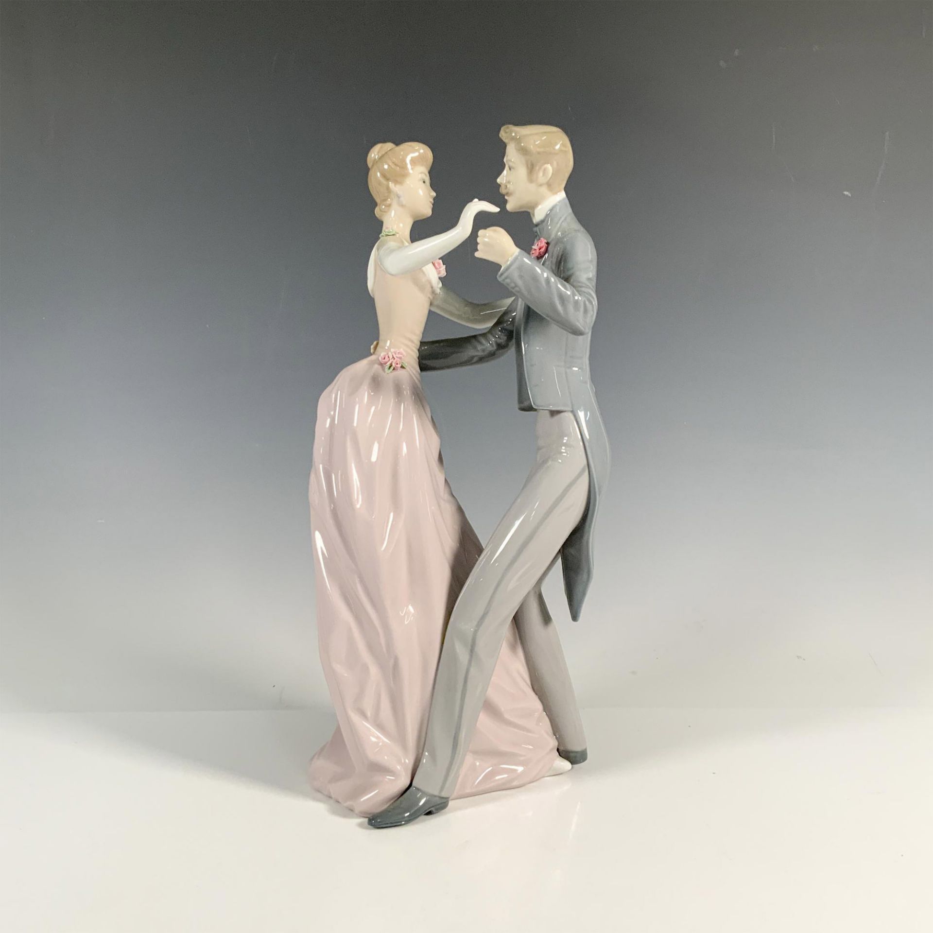 Anniversary Waltz 1001372 - Lladro Porcelain Figurine