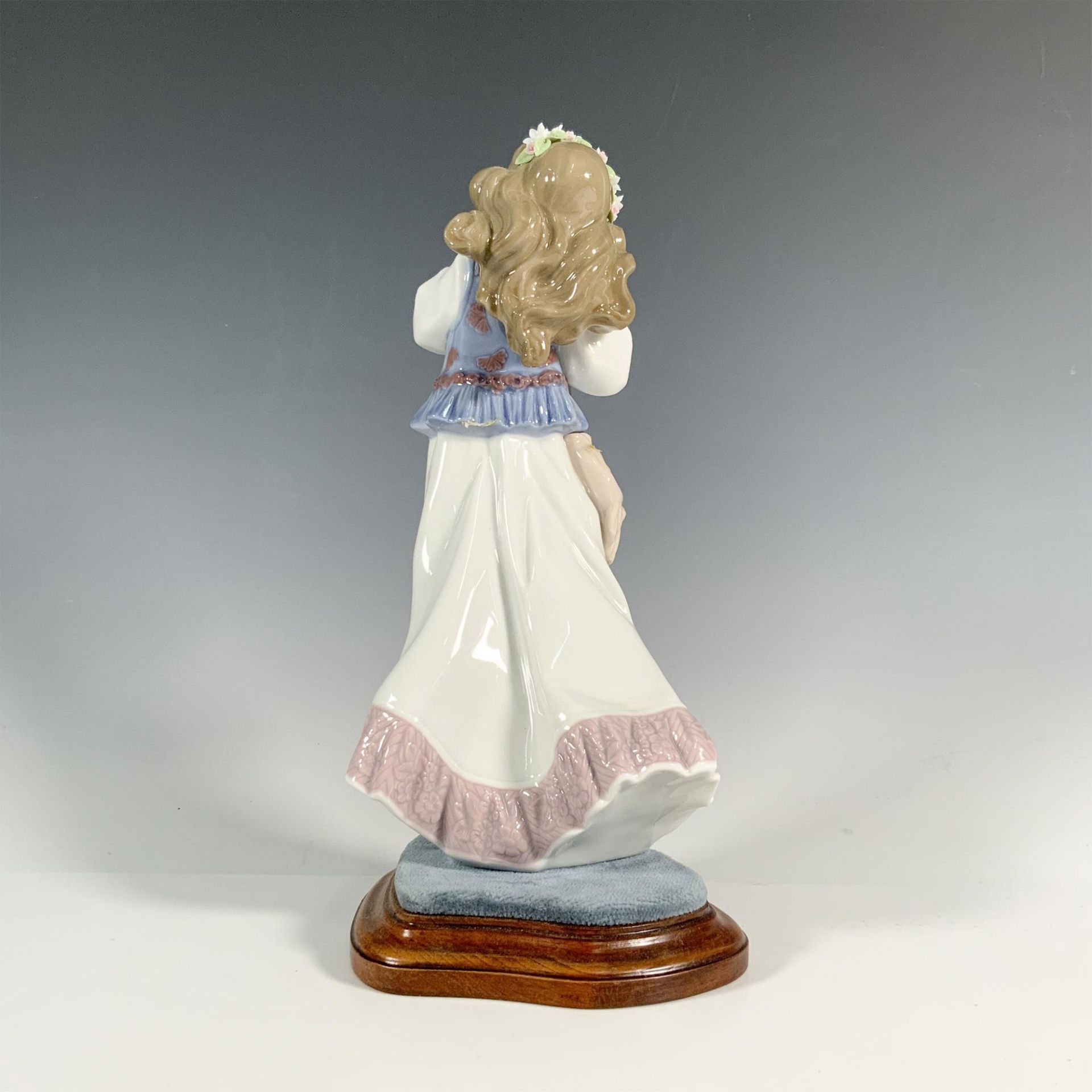Dreams Of A Summer Past 1006401 - Lladro Porcelain Figurine - Image 2 of 4