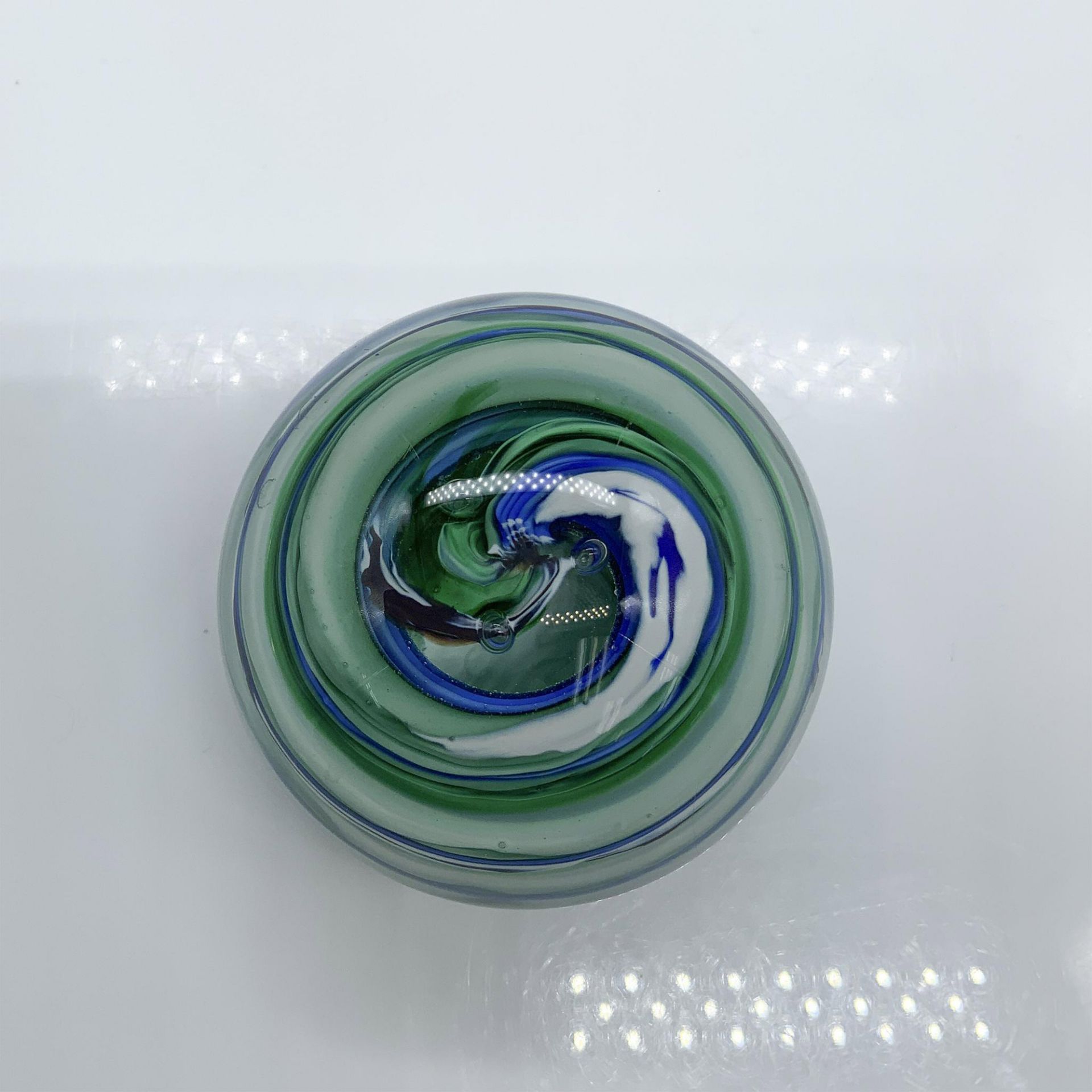 Murano Glass Blue & Green Swirl Paperweight, Signed - Bild 2 aus 4