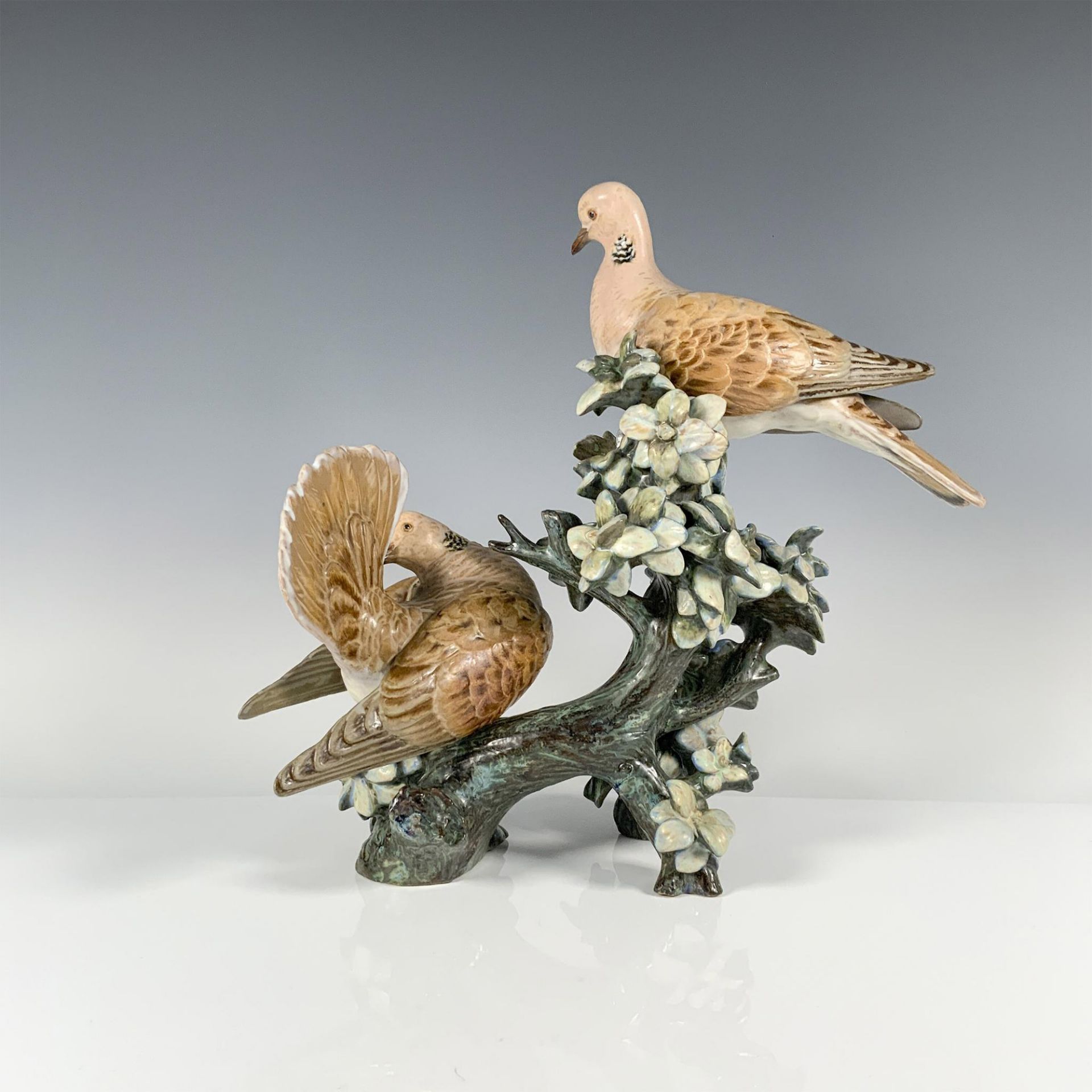 Turtledoves 1011240, Signed - Lladro Porcelain Figurine - Image 2 of 3