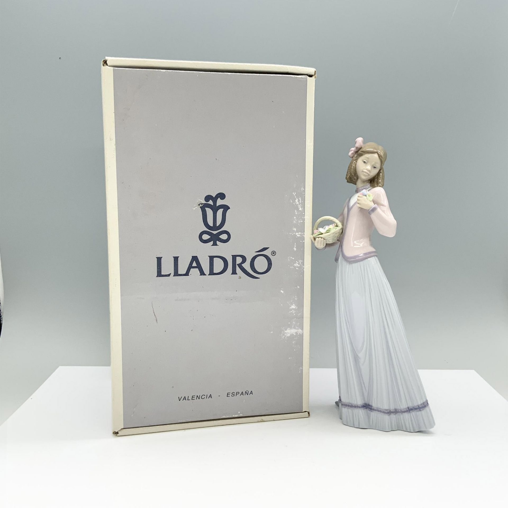 Innocence in Bloom 1007644 - Lladro Porcelain Figurine - Bild 4 aus 4