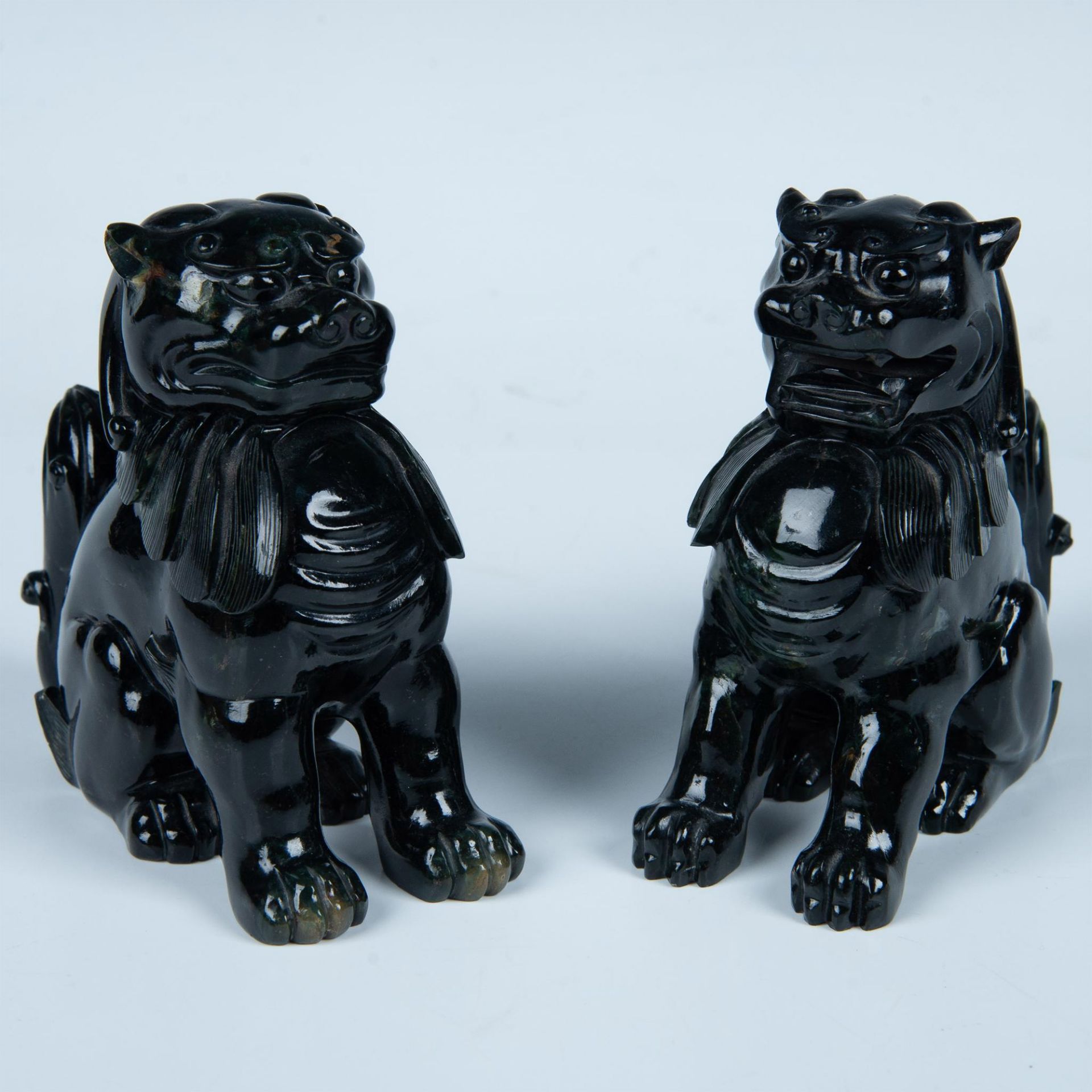 Pair of Chinese Carved Black Nephrite Jade Foo Dogs - Bild 3 aus 13