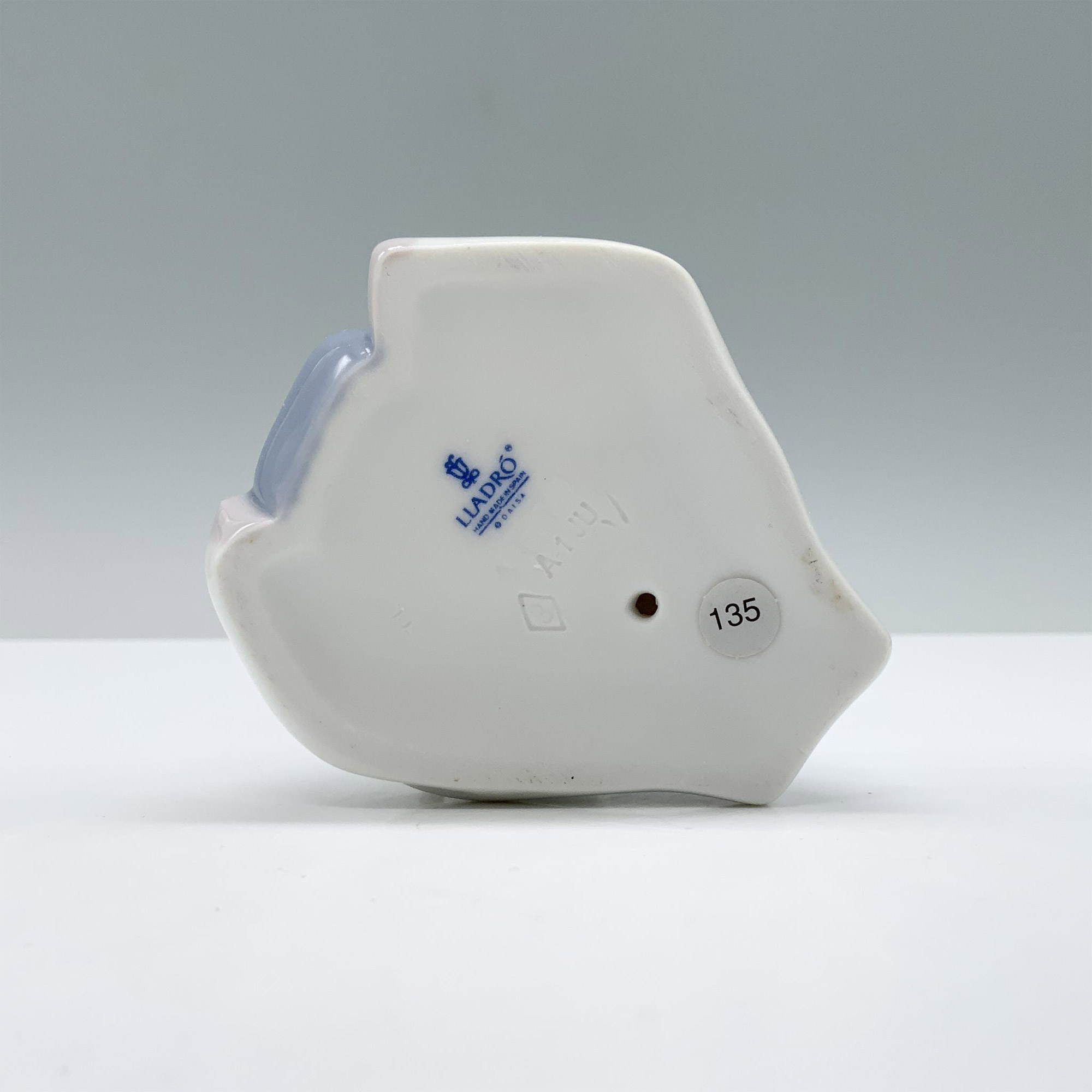 Mary 1004671 - Lladro Porcelain Figurine - Image 3 of 4