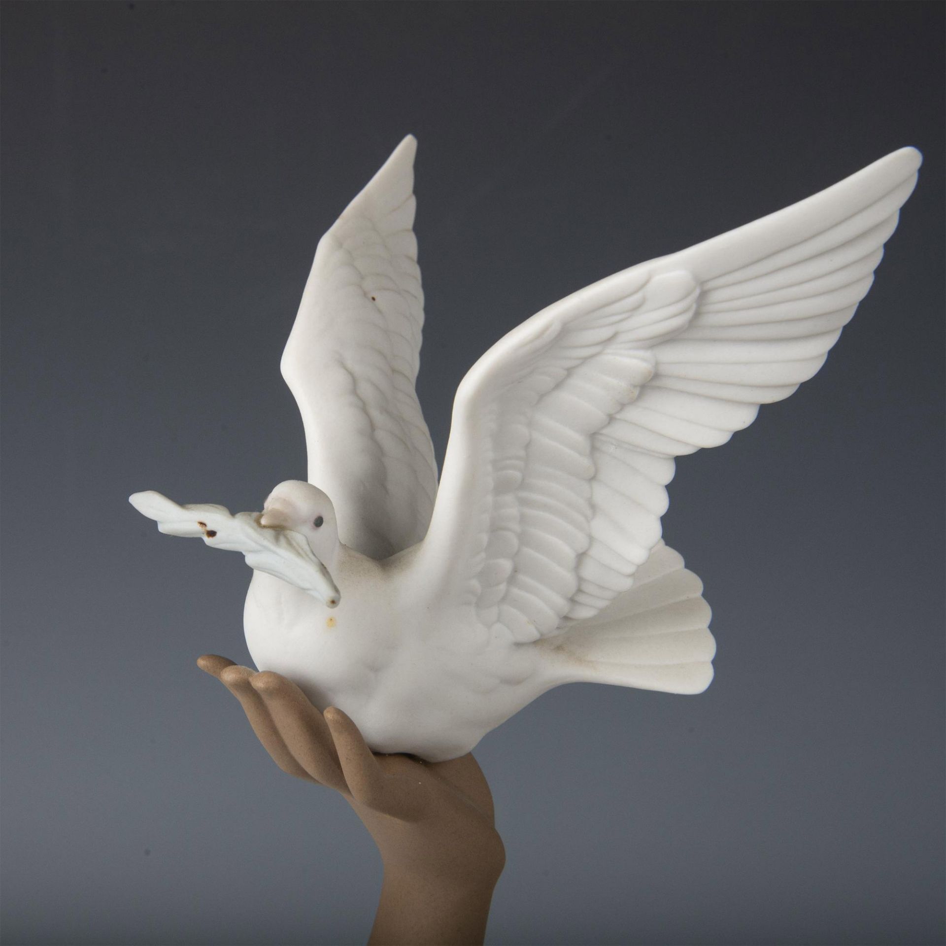 Peace Offering 1013559 - Lladro Porcelain Figurine - Image 5 of 7