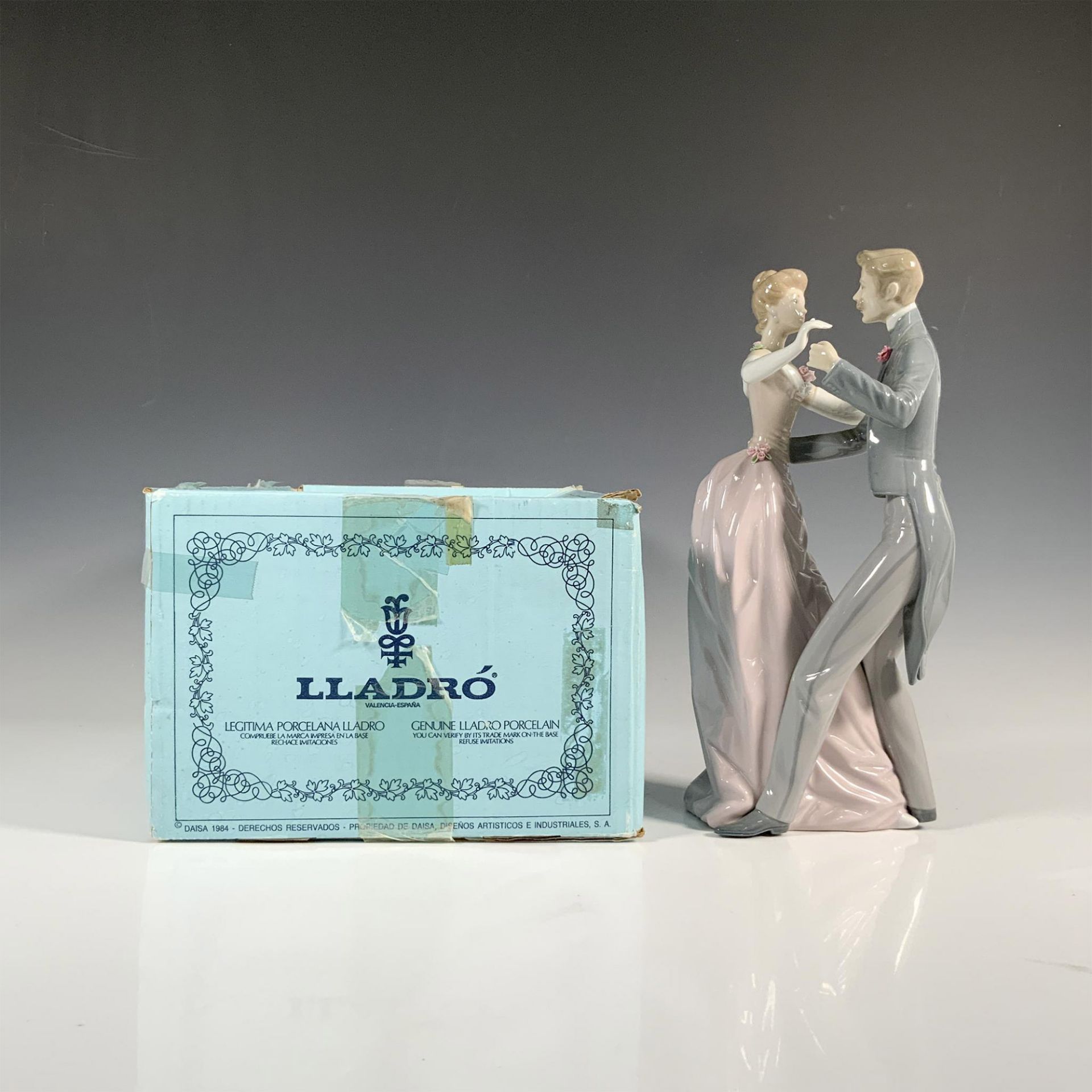Anniversary Waltz 1001372 - Lladro Porcelain Figurine - Image 4 of 4