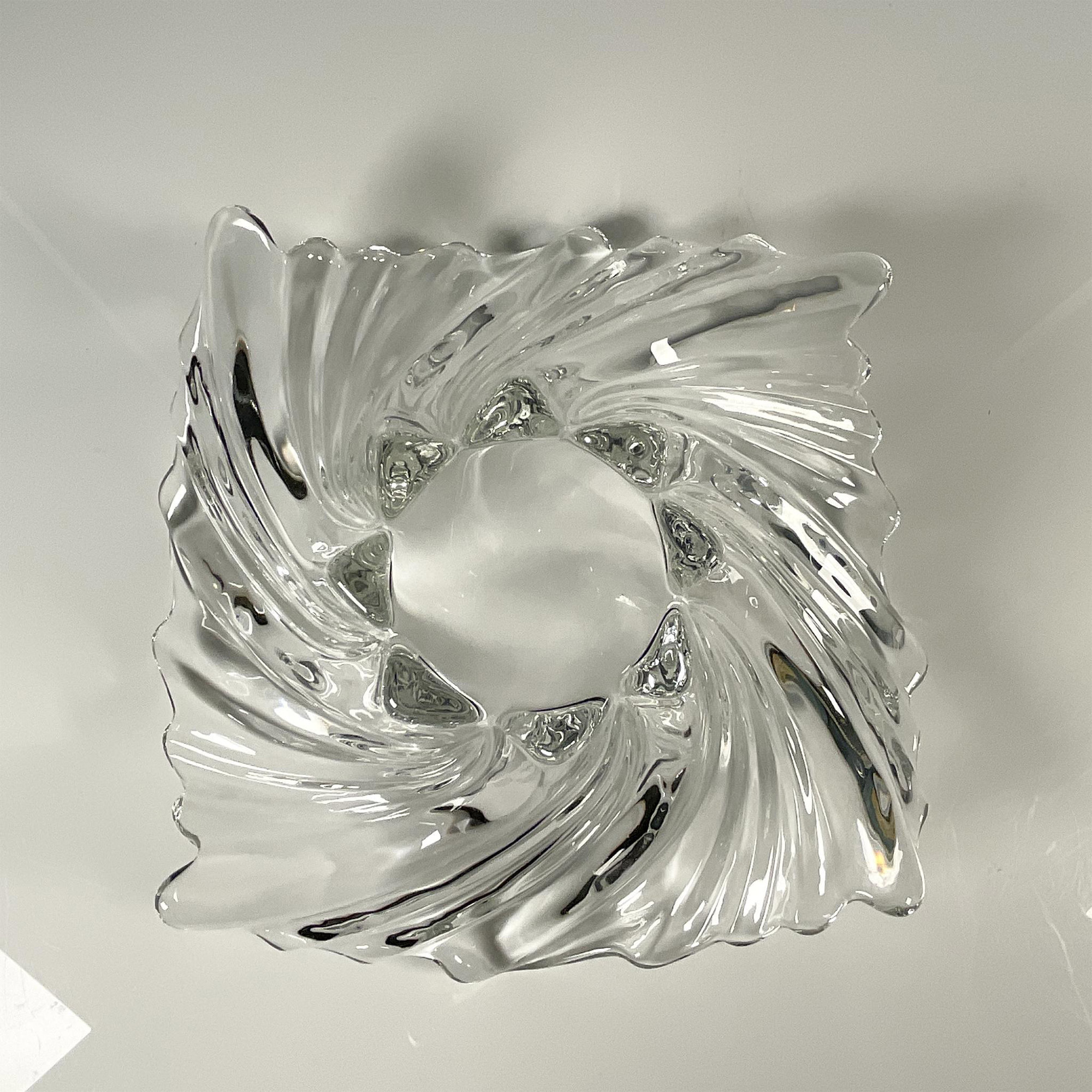 Large Swirled Glass Bowl - Image 3 of 4