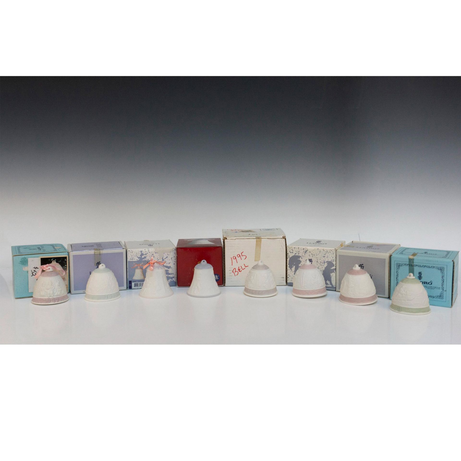 8pc Lladro Porcelain Holiday Christmas Ornament Bells - Bild 4 aus 6