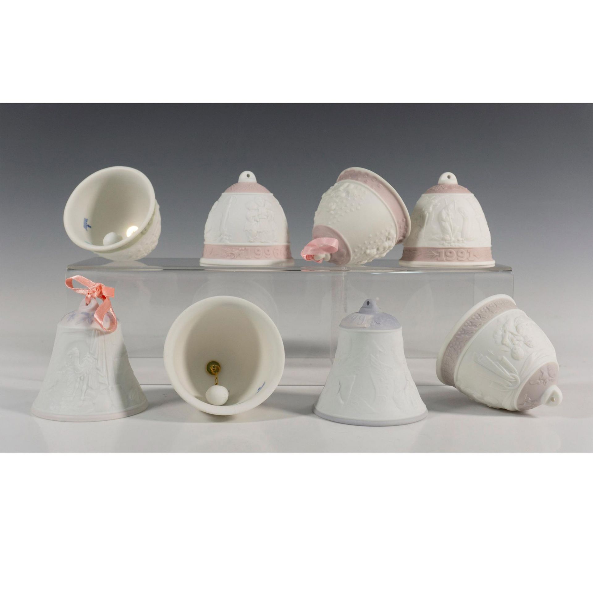 8pc Lladro Porcelain Holiday Christmas Ornament Bells - Bild 5 aus 6