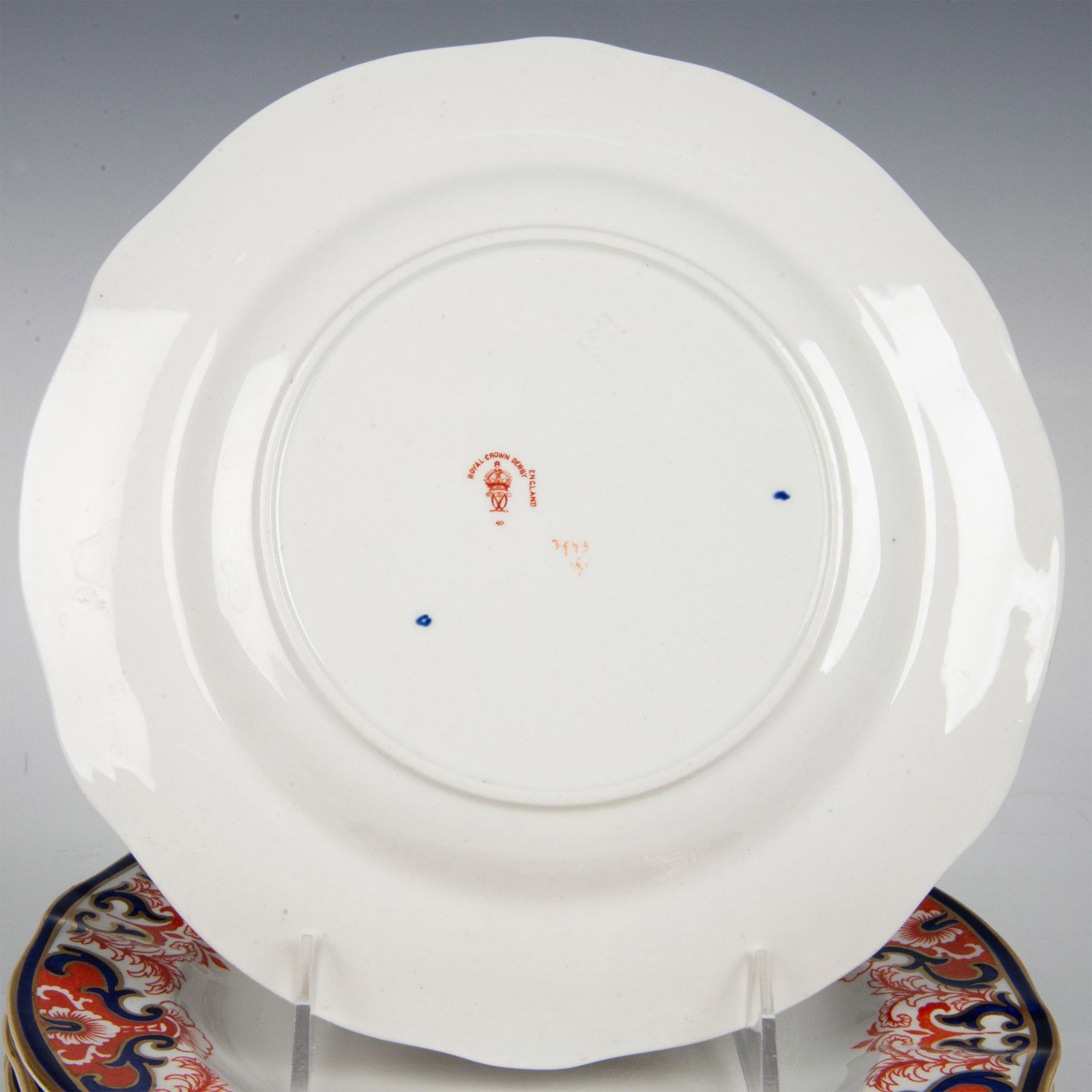 25pc Royal Crown Derby Porcelain Dinner Ware, Imari - Image 8 of 14