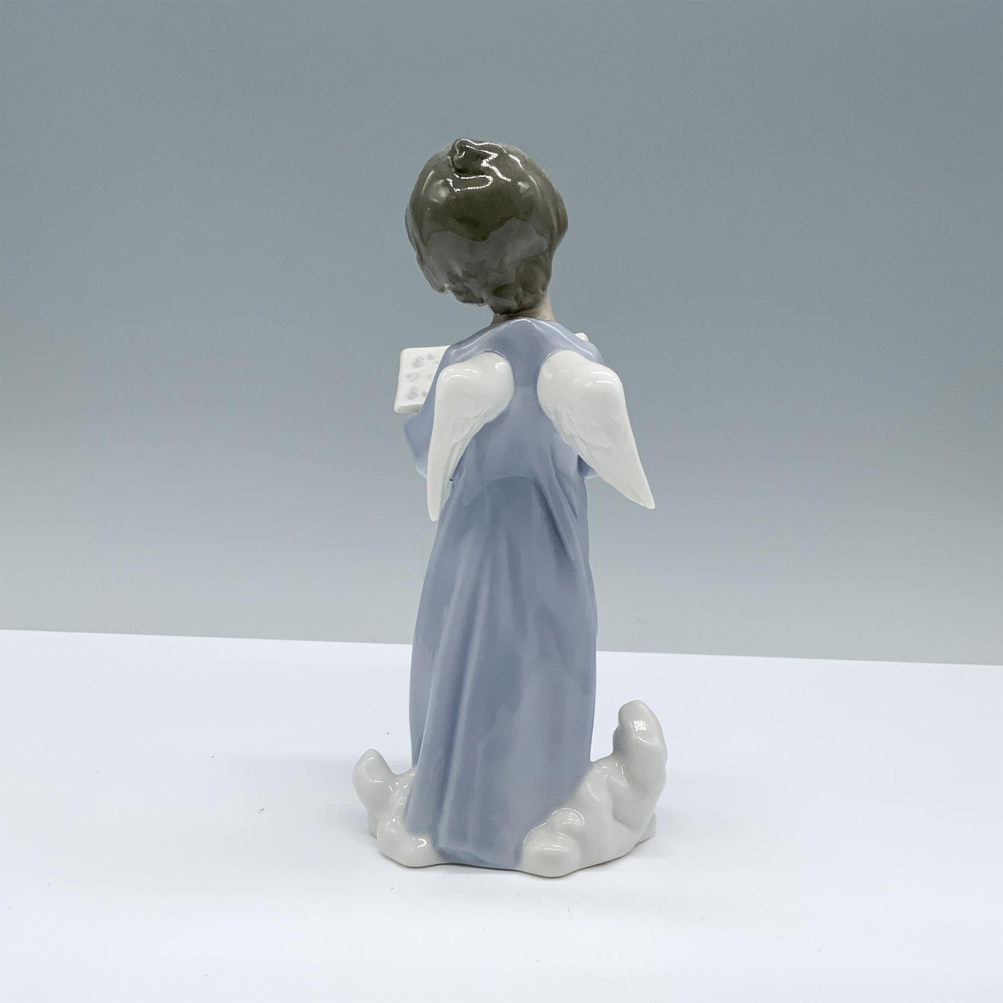 Angelic Voice 1005724 - Lladro Porcelain Figurine - Image 2 of 4