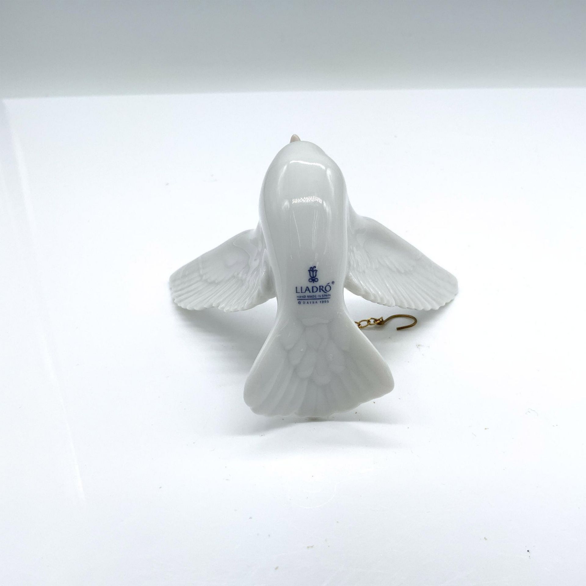 Lladro Porcelain Ornament, Landing Dove 1006266 - Bild 5 aus 6