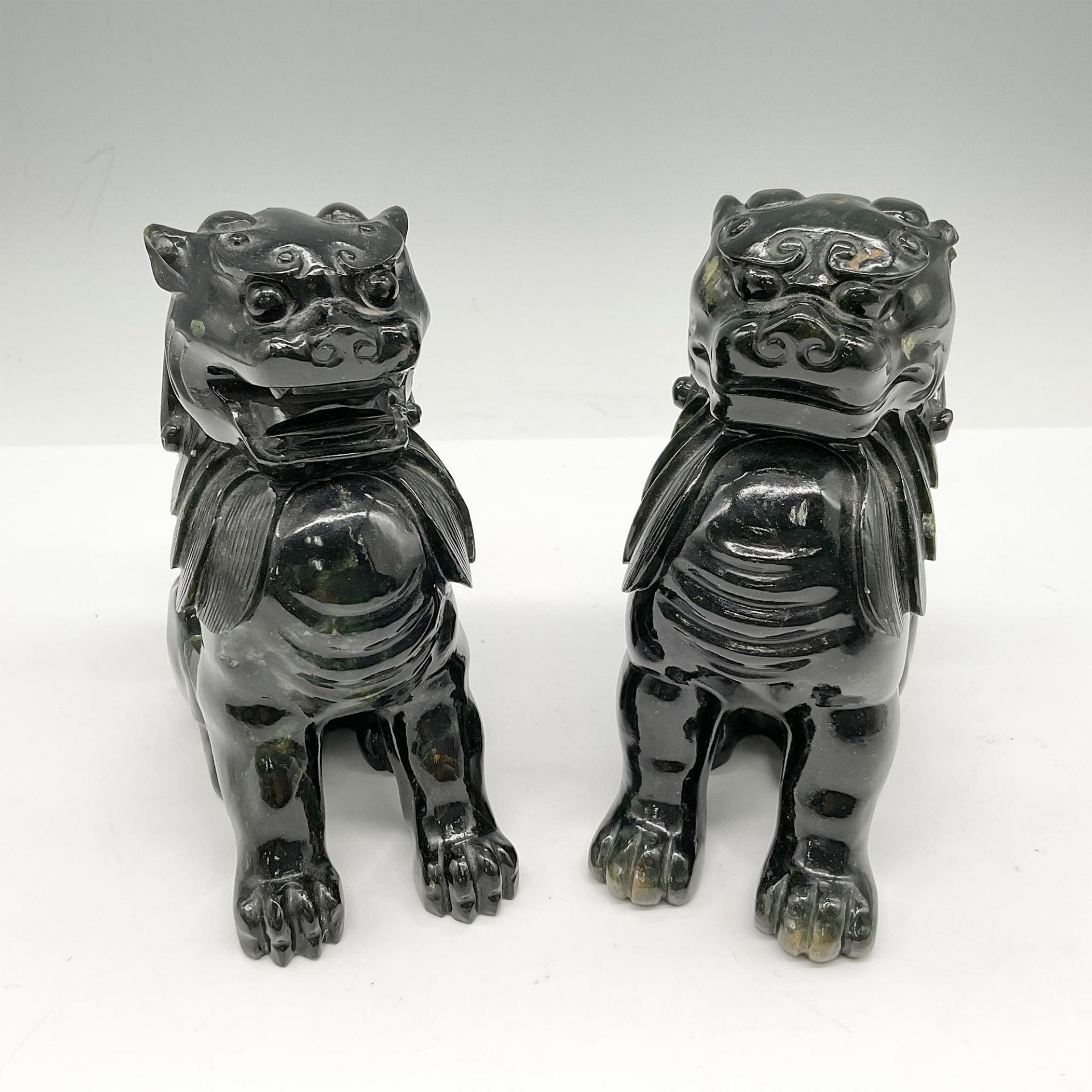 Pair of Chinese Carved Black Nephrite Jade Foo Dogs - Bild 2 aus 13