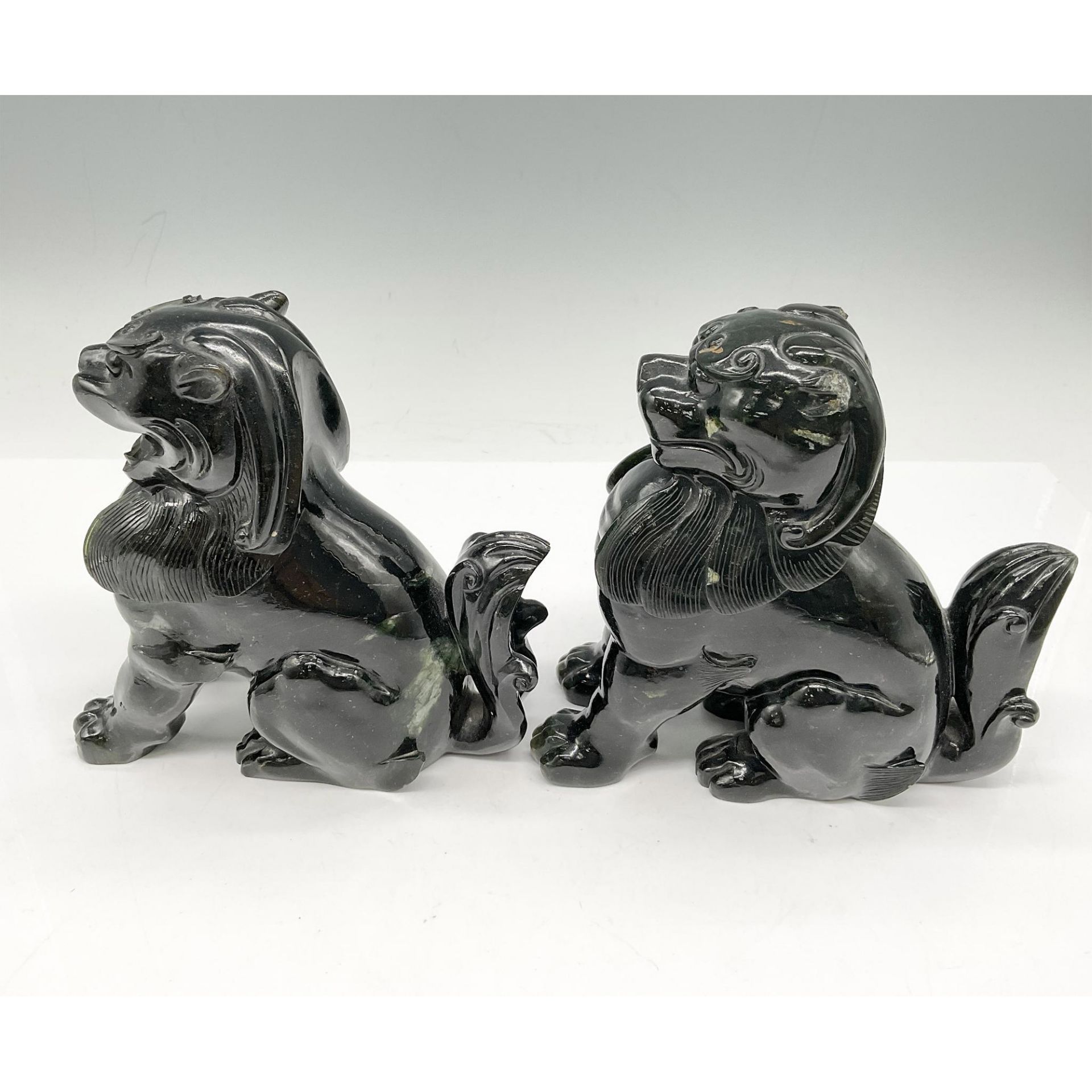 Pair of Chinese Carved Black Nephrite Jade Foo Dogs - Bild 7 aus 13