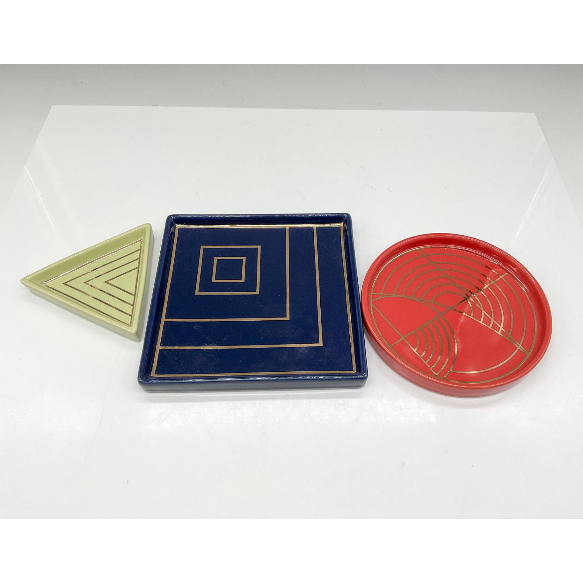 Frank Lloyd Wright Ceramic Nesting Trays - Image 2 of 4