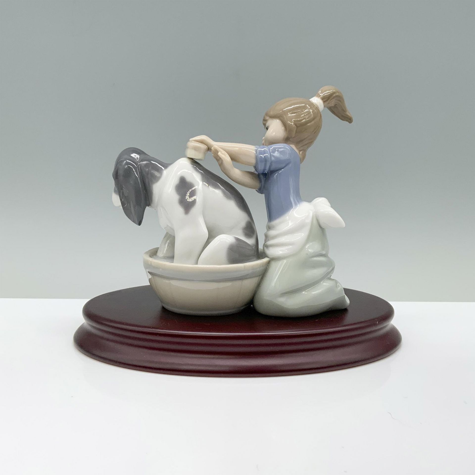 Bashful Banter 1005455 - Lladro Porcelain Figurine with Base - Bild 2 aus 3