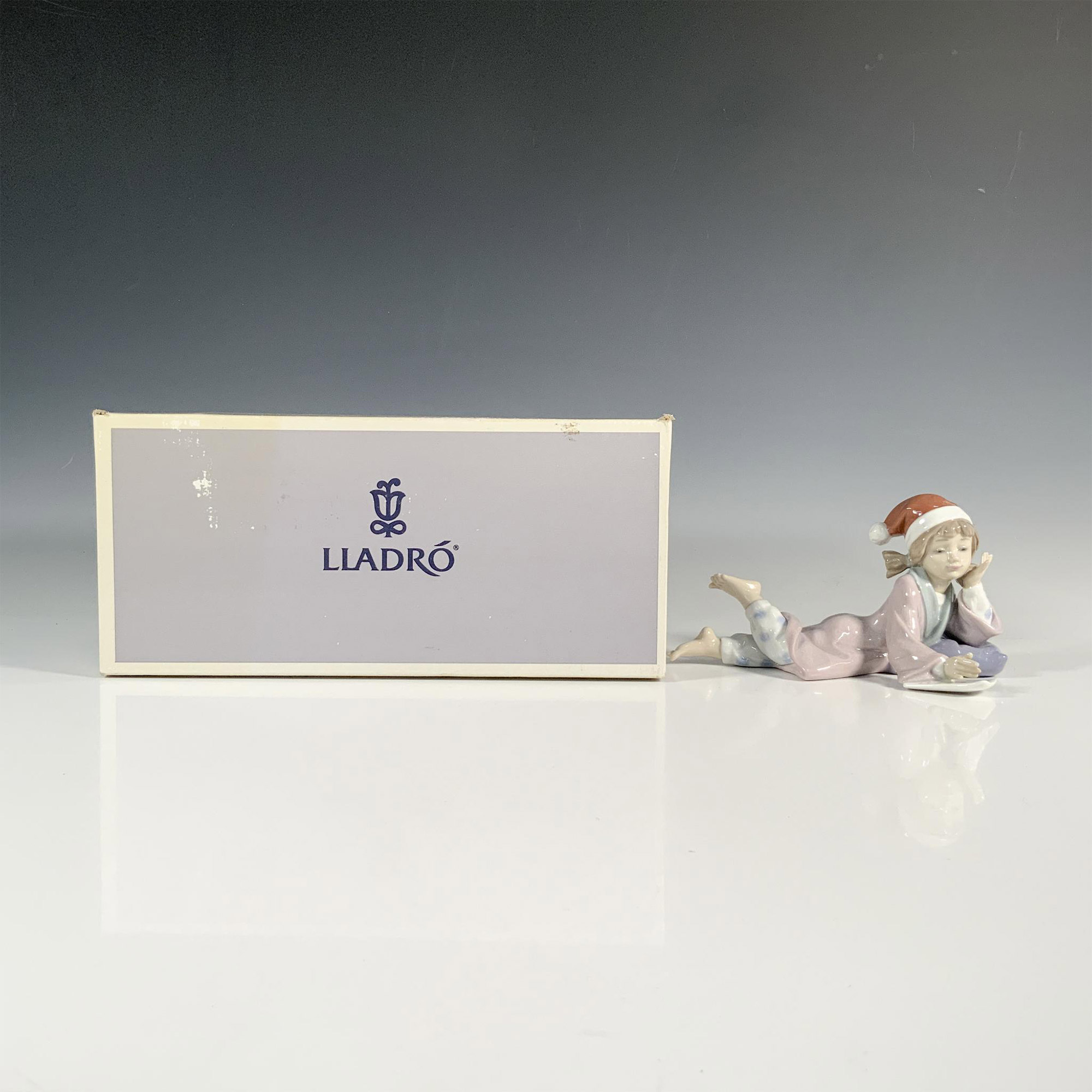 Christmas Wishes 1006194 - Lladro Porcelain Figurine - Image 4 of 4