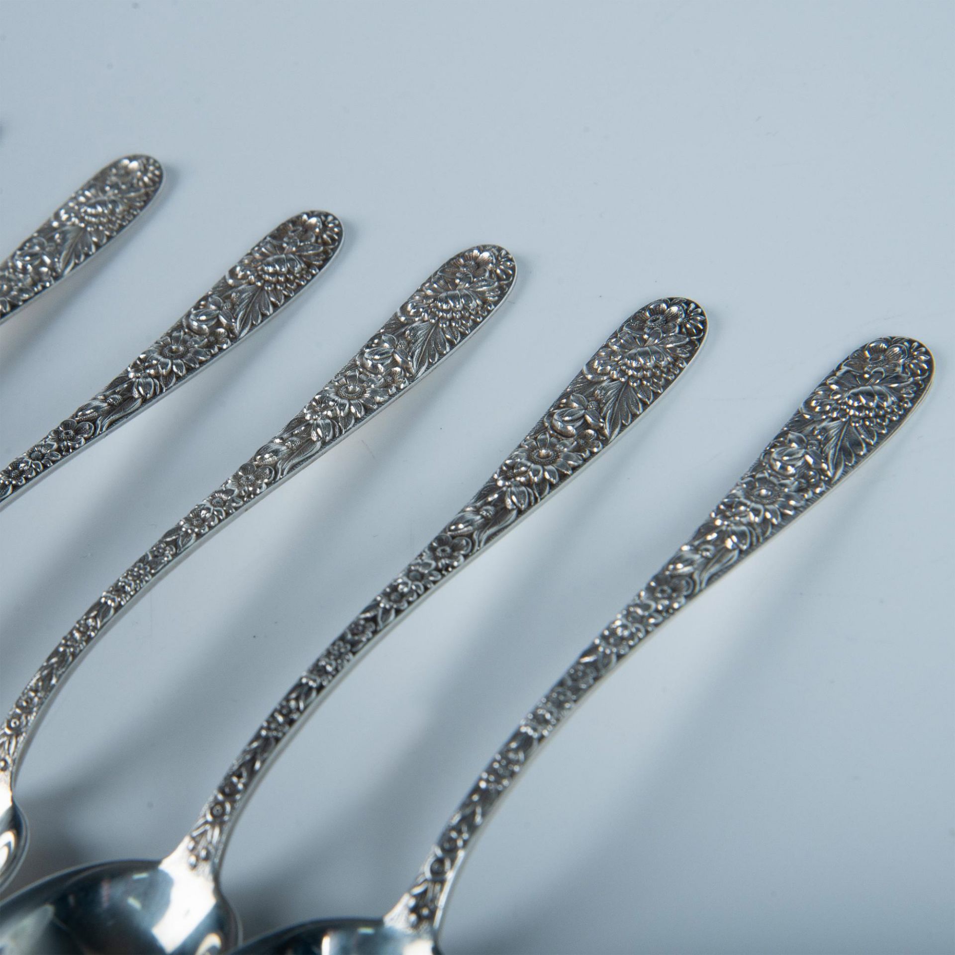 12pc S. Kirk & Son Sterling Silver Repousse Teaspoons - Bild 3 aus 12