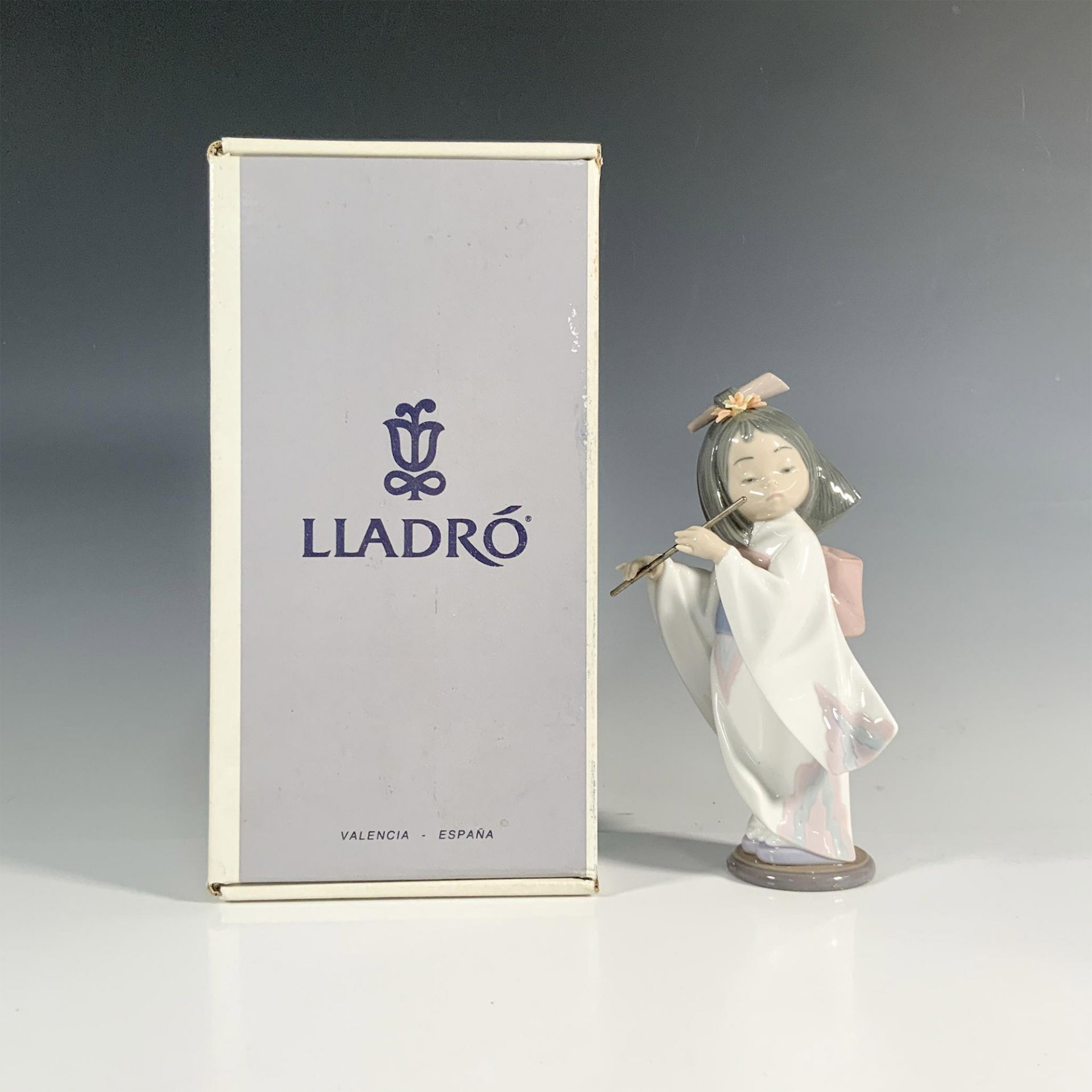 Playing The Flute 1006150 - Lladro Porcelain Figurine - Image 4 of 4