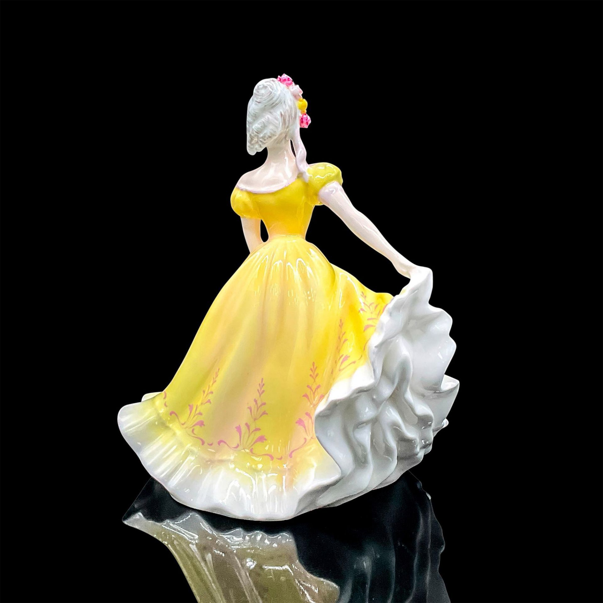 Ninette - HN2379 - Royal Doulton Figurine - Bild 2 aus 3