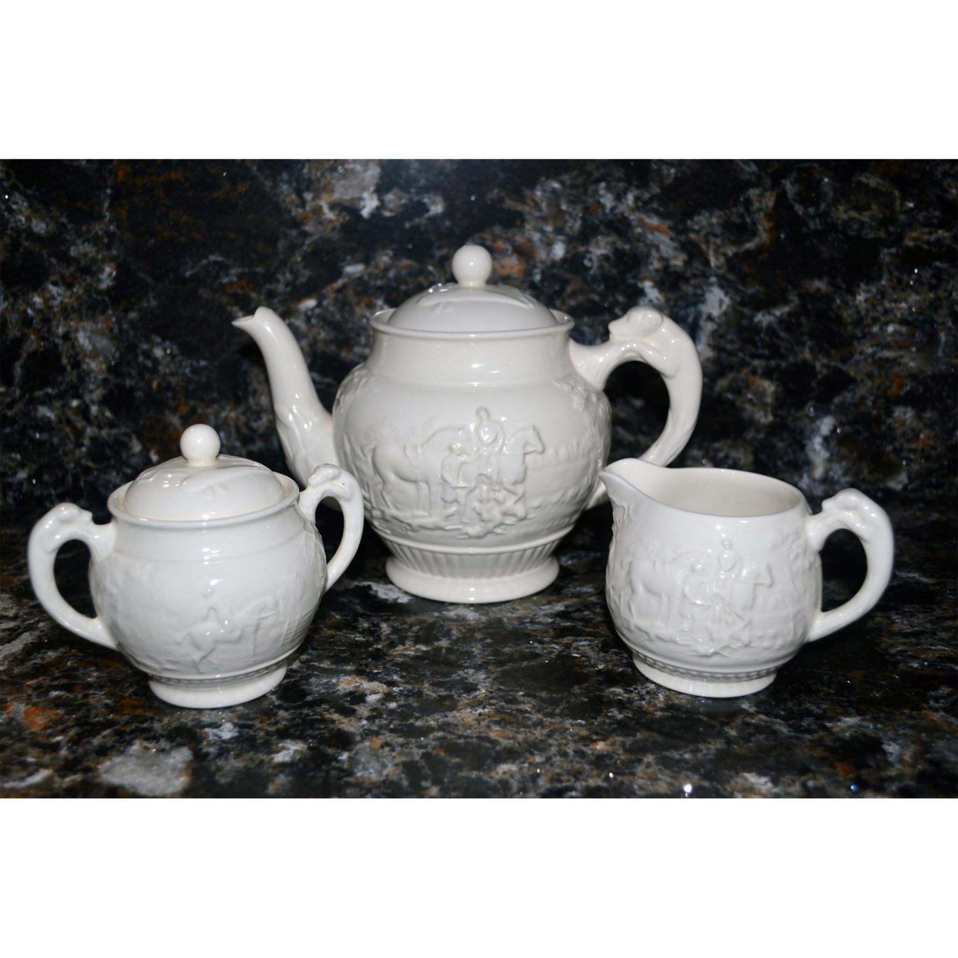 Wedgwood Porcelain Tea Set, Cream & C. Sugar, 5 Pieces, Signed By Lord Wedgwood - Bild 5 aus 5