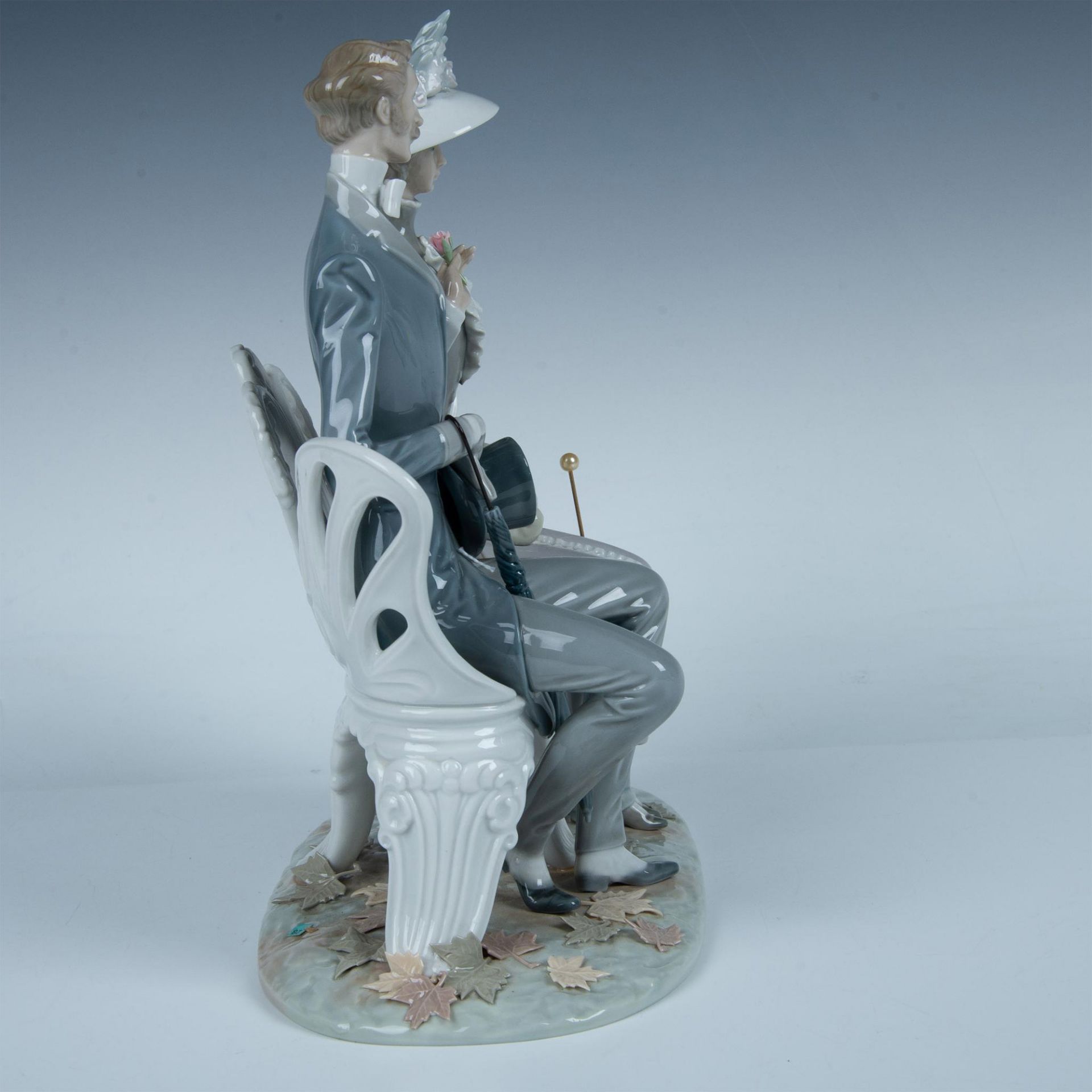 Lovers In The Park 1001274 - Lladro Porcelain Figurine - Image 5 of 9
