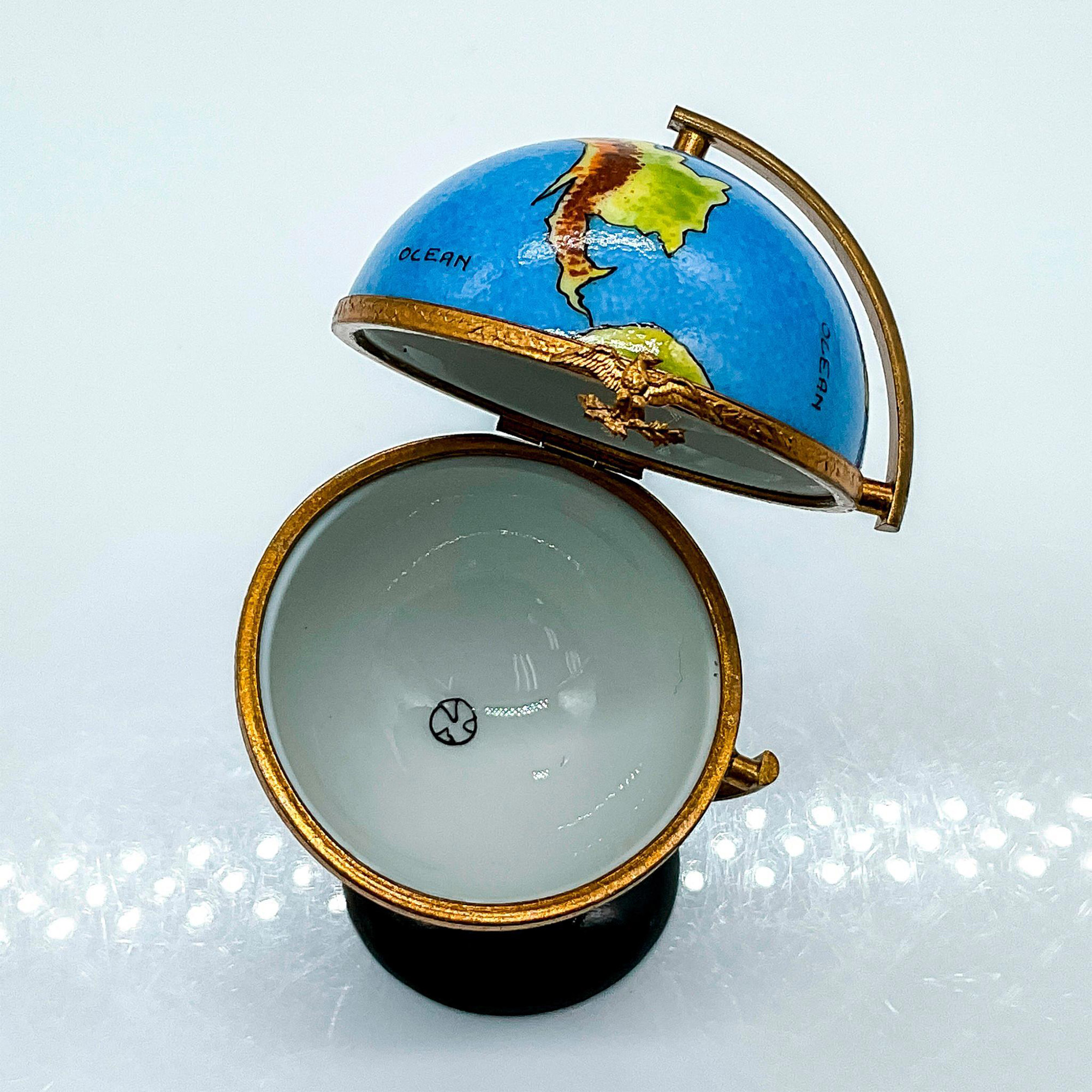 Vintage Limoges HF Porcelain Globe Box - Image 2 of 4