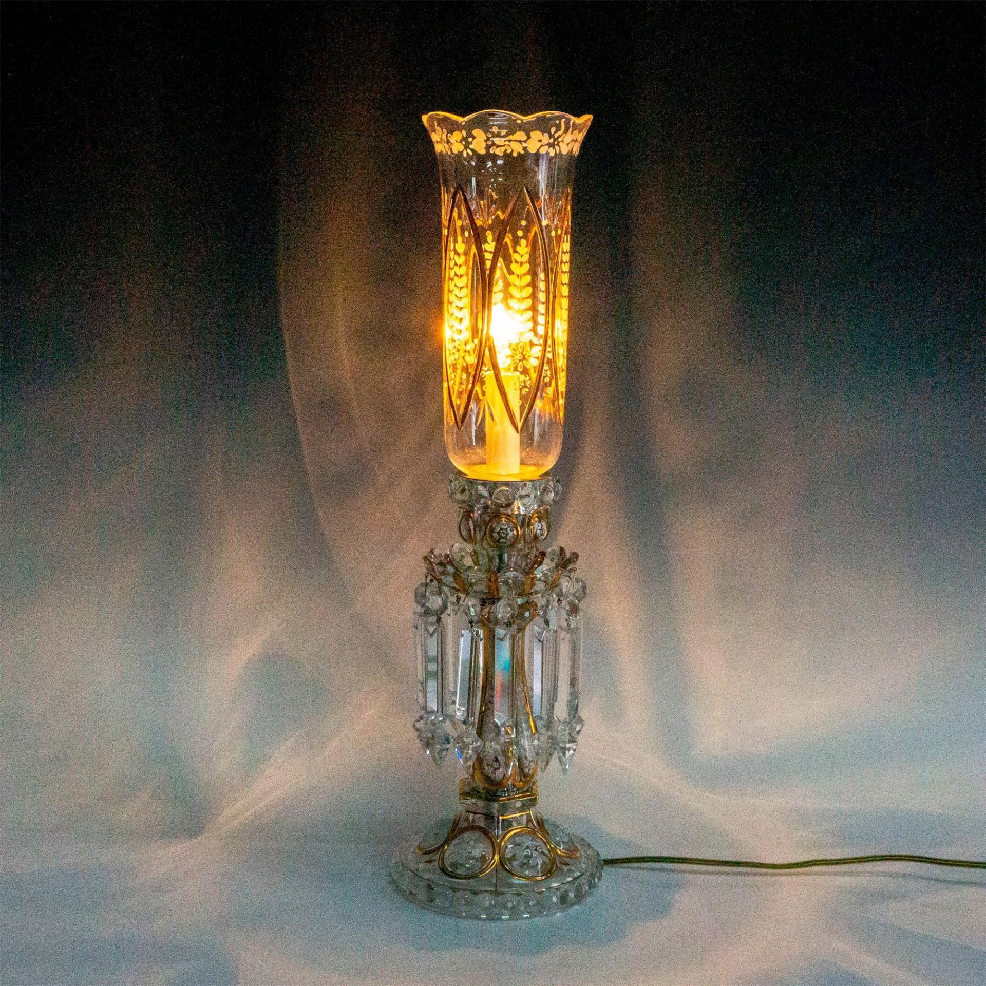 Monumental Baccarat Style Crystal Hurricane Lamp - Bild 4 aus 4
