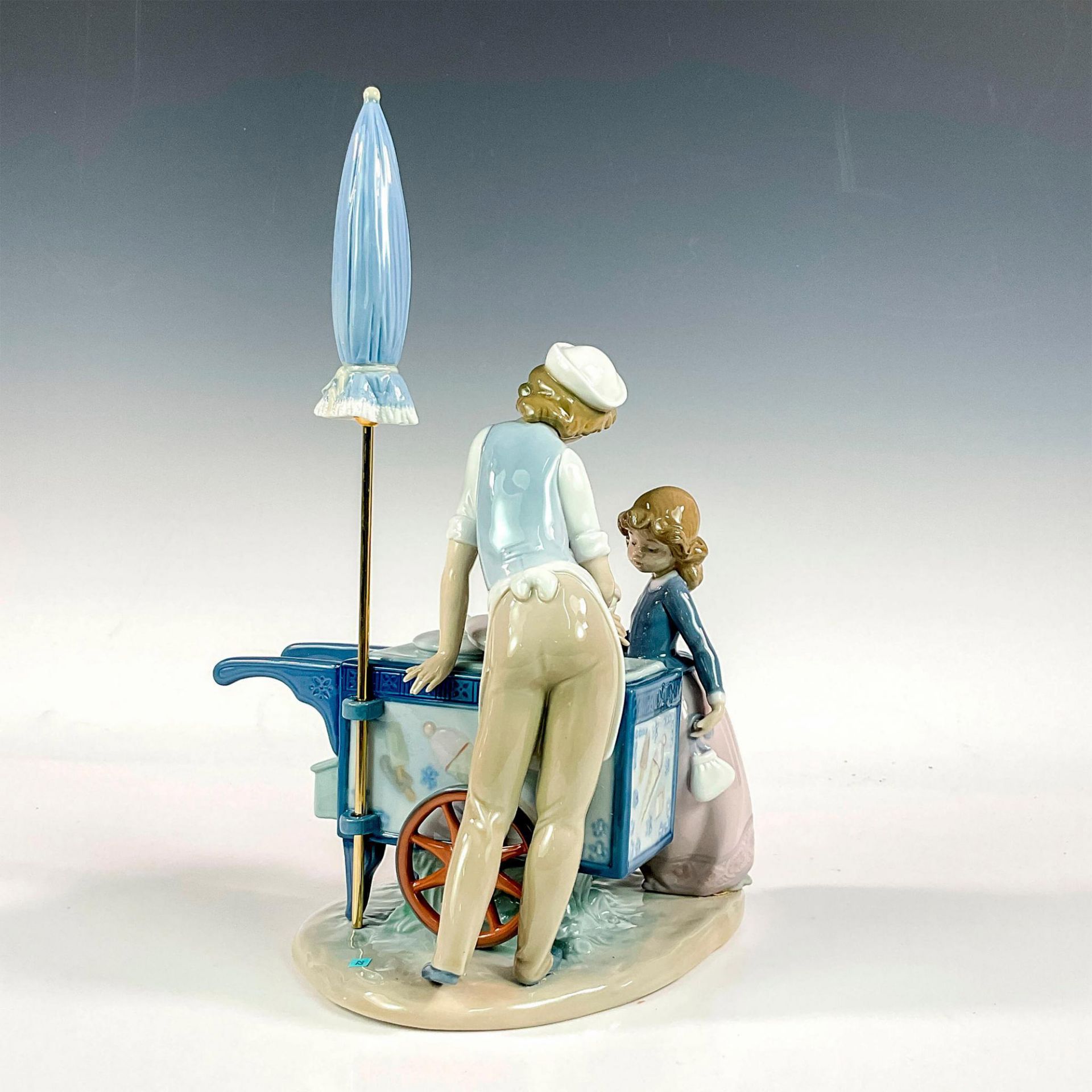 Ice Cream Vendor 1005325 - Lladro Porcelain Figurine - Image 2 of 3