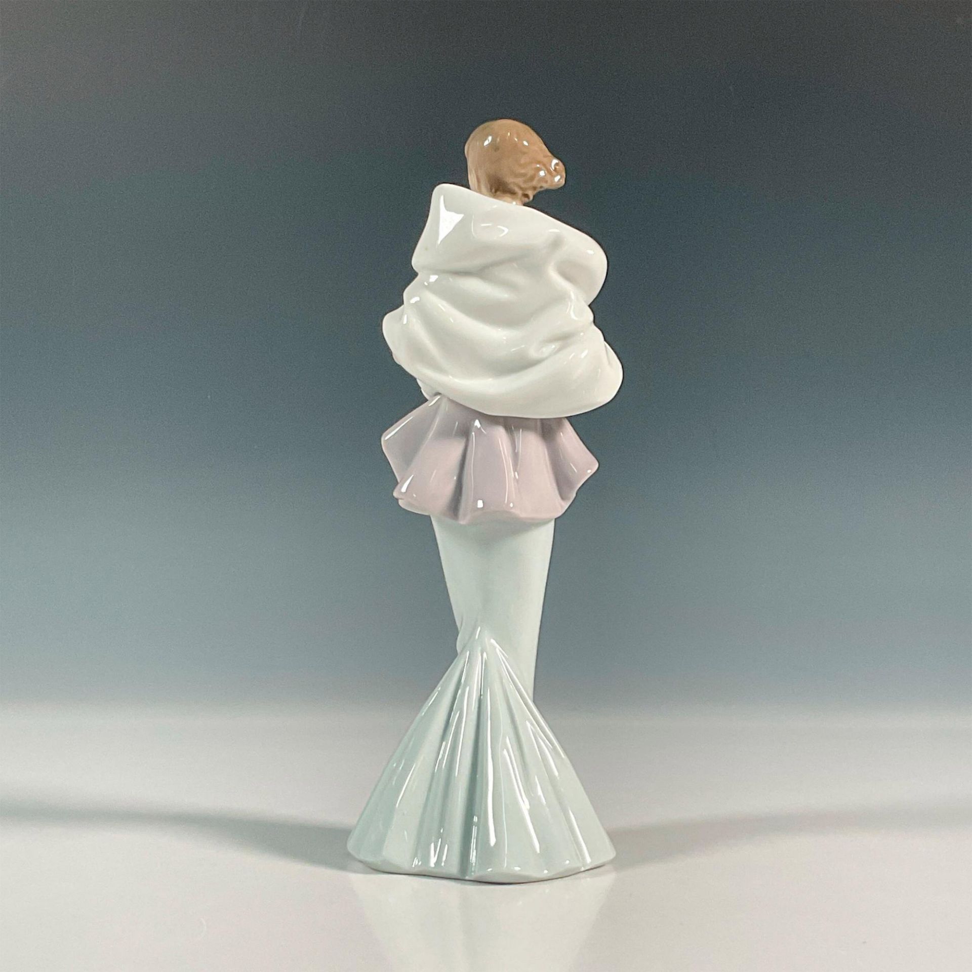 A Night Out 1006594 - Lladro Porcelain Figurine - Image 2 of 5