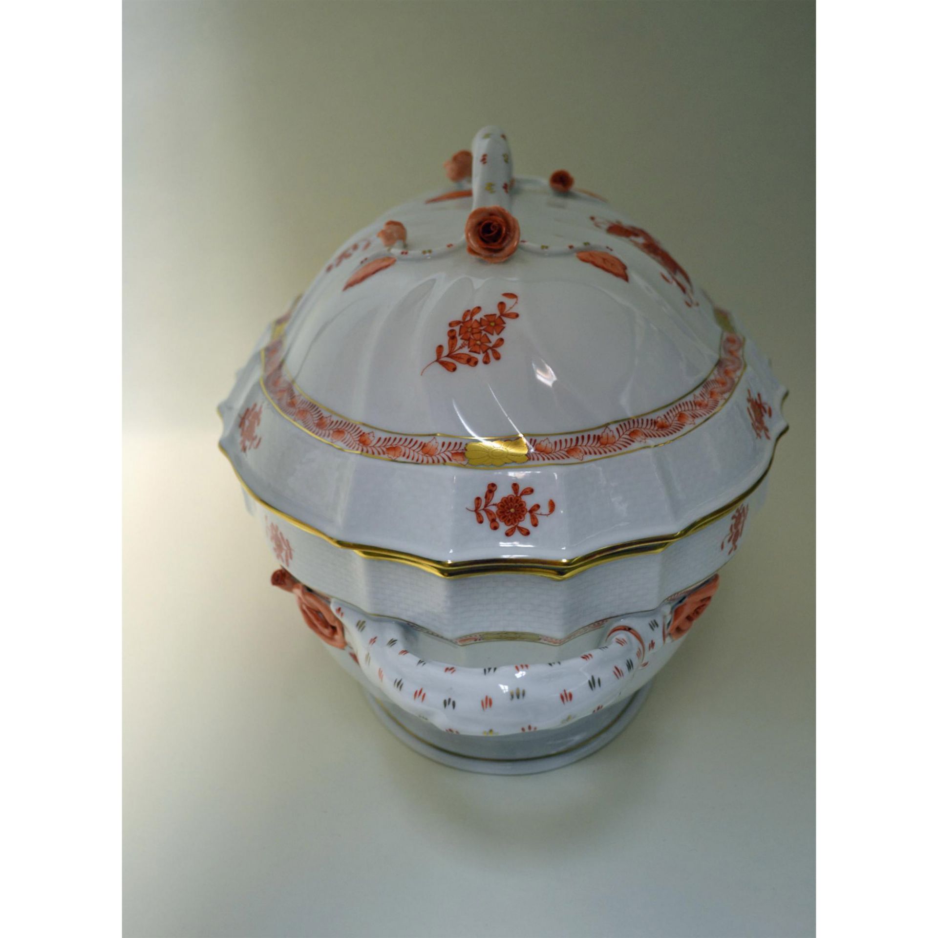 Herend Porcelain Chinese Bouquet Rust "Apponyi Flowers" Tureen With Branch Finial, Medium - Image 2 of 3