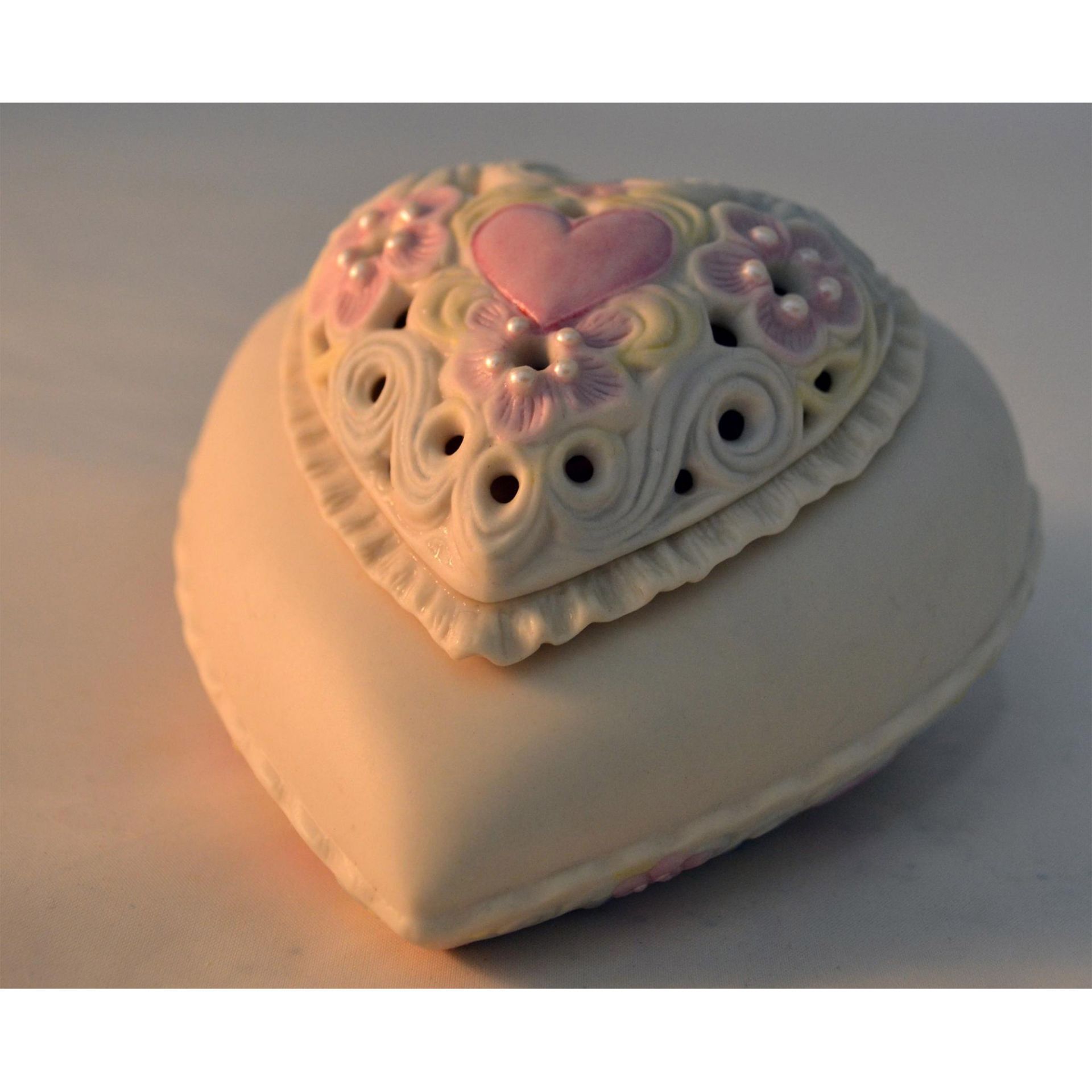 Cybis Porcelain Pastel Lidded Heart Box, Thinking Of You - Image 2 of 6