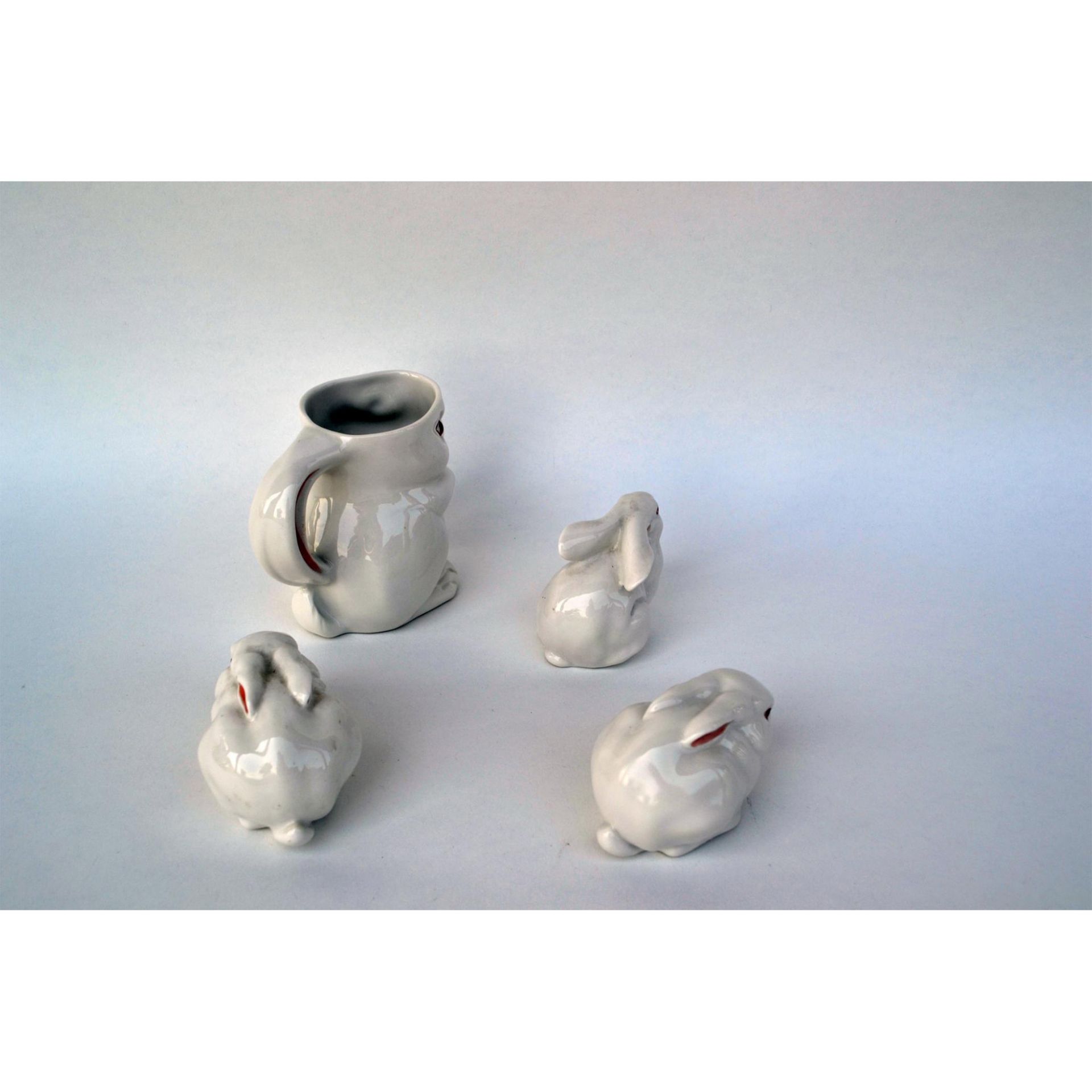 Boehm Porcelain Bunny Milk Mug, Rare And Three Early Male And Female Sitting Rabbits, 4 Pcs, 1954 - Bild 5 aus 5