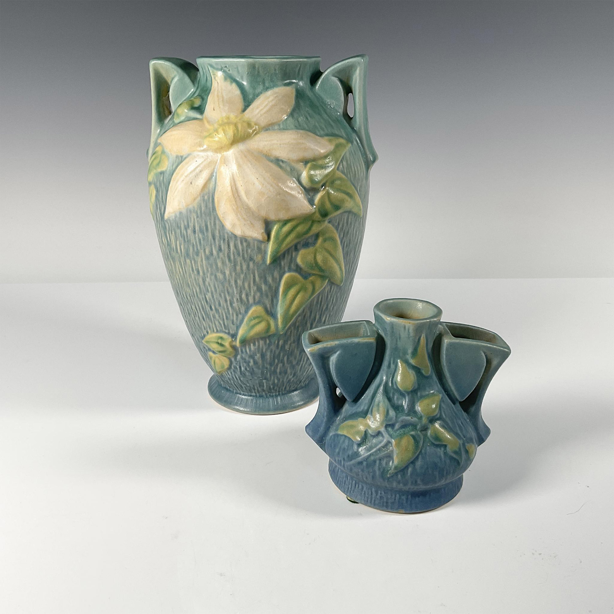 2pc Roseville Pottery, Clematis Vases and Frog - Image 2 of 5