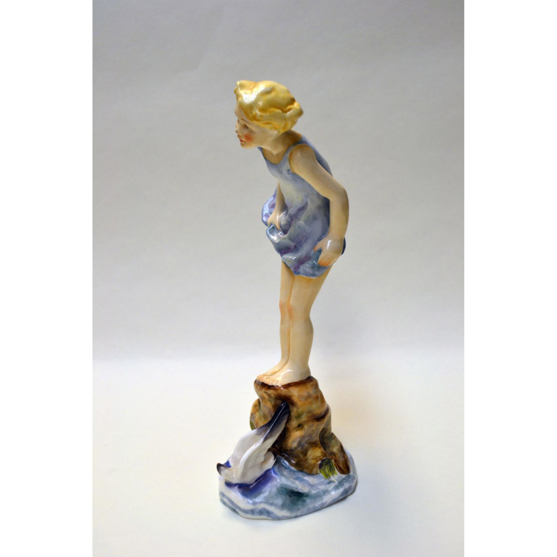 Royal Worcester Porcelain Sea Breeze Girl Figurine, Puce Mark, F.G.Doughty - Bild 2 aus 6