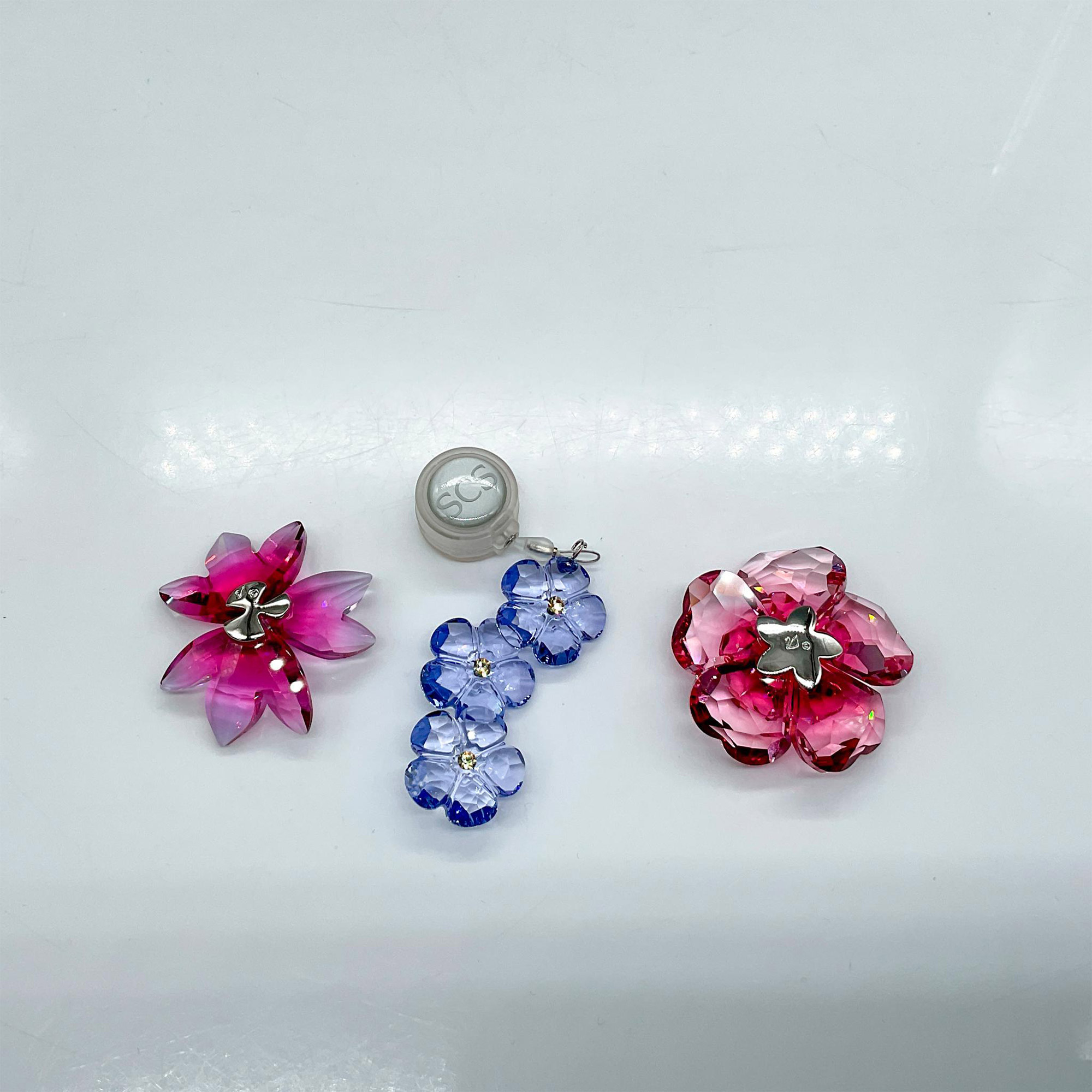 4pc Swarovski Crystal Flowers, SCS Suncatcher + Journal - Image 3 of 6