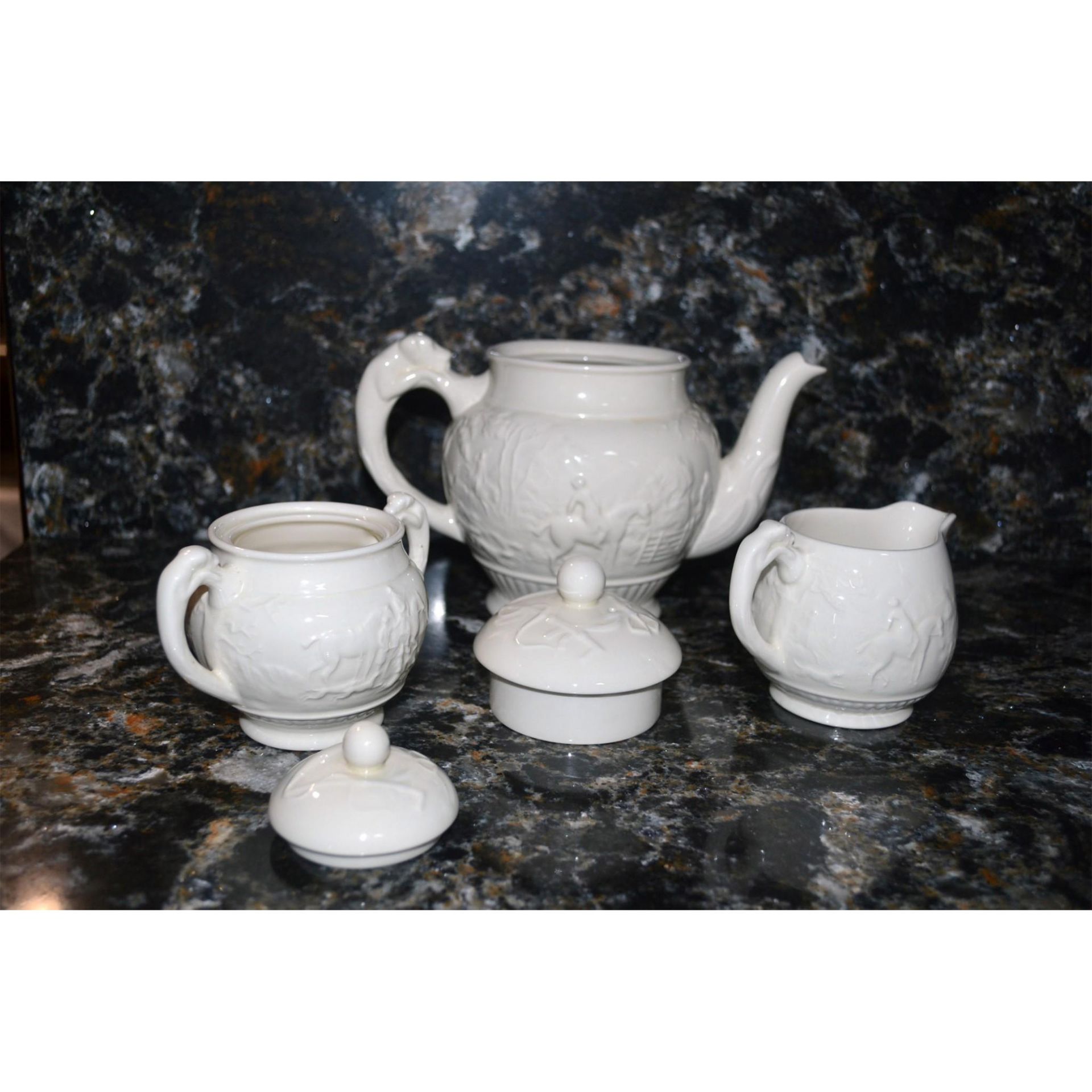 Wedgwood Porcelain Tea Set, Cream & C. Sugar, 5 Pieces, Signed By Lord Wedgwood