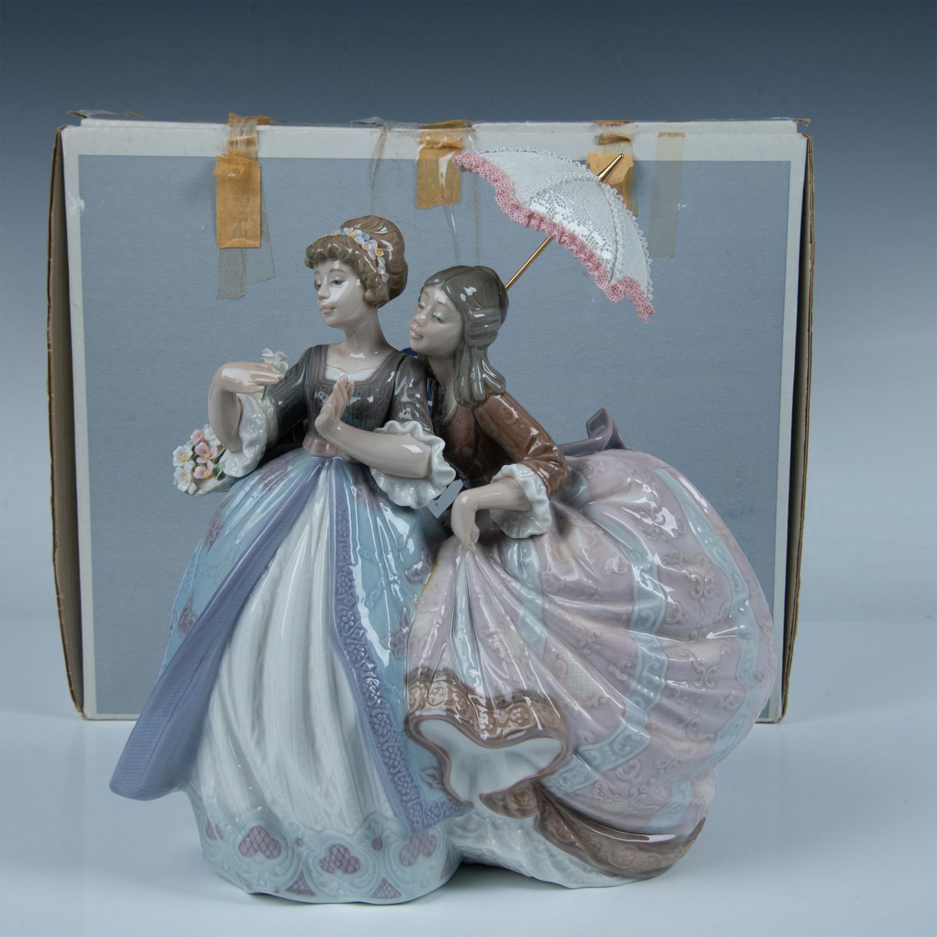 Southern Charm 1005700 - Lladro Porcelain Figurine - Image 3 of 8