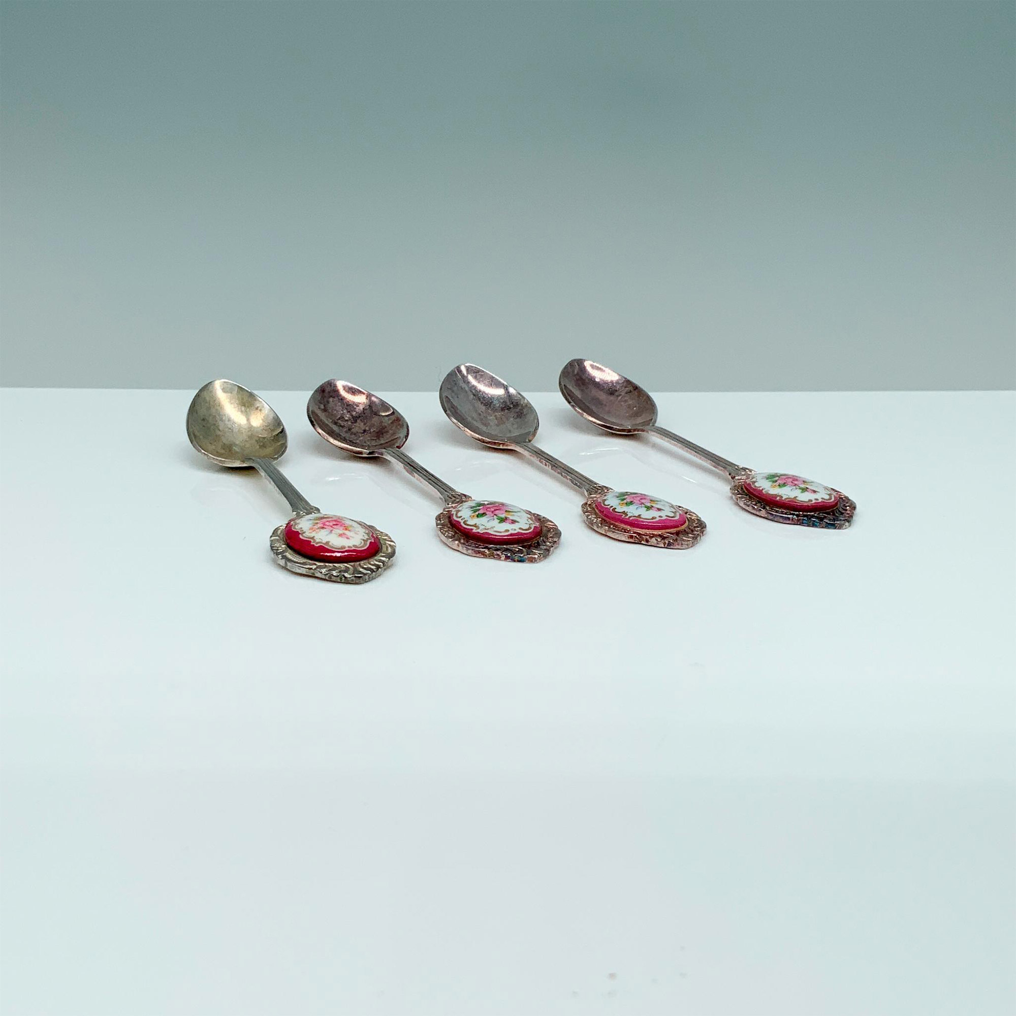 4pc Rose Motif Teaspoons - Image 2 of 3