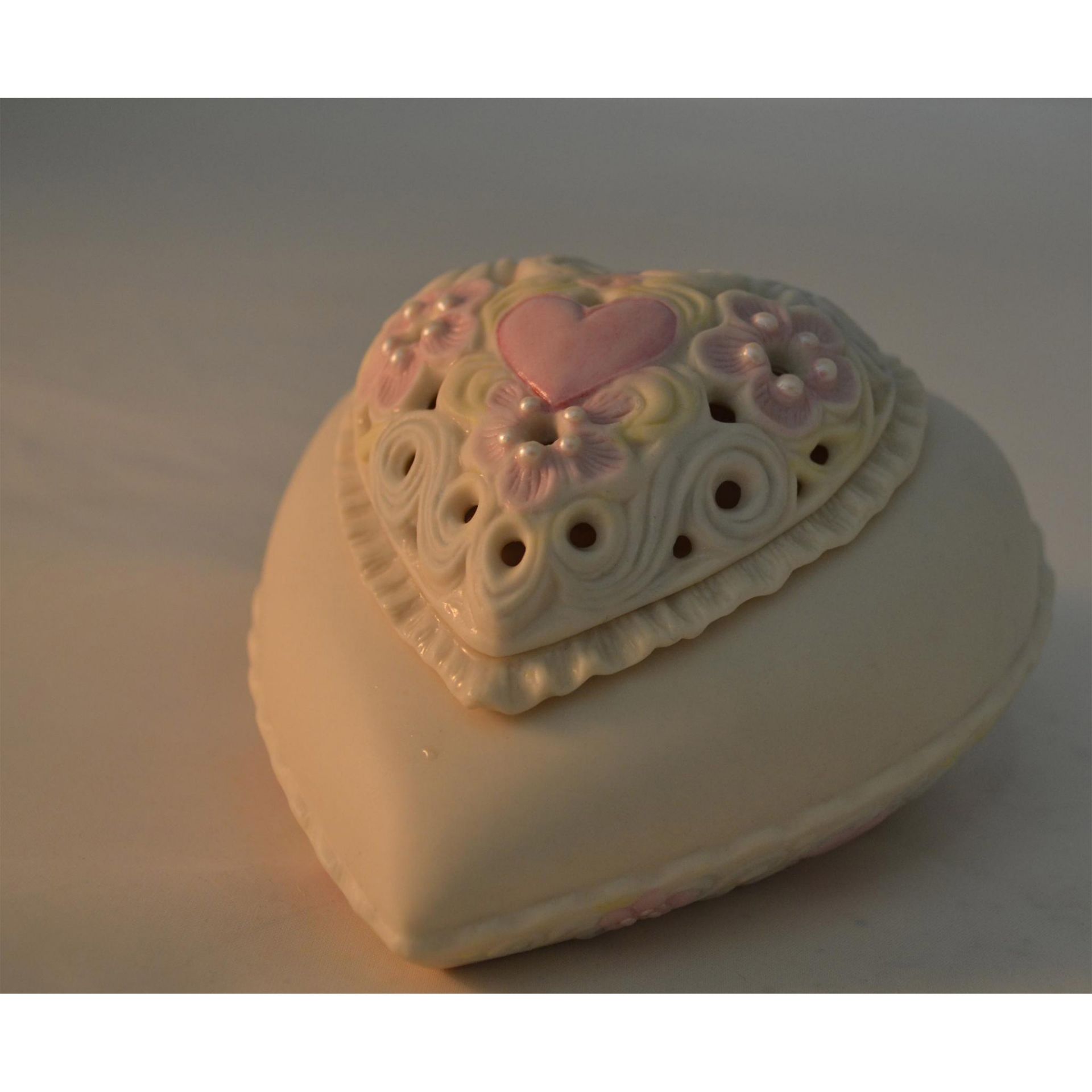 Cybis Porcelain Pastel Lidded Heart Box, Thinking Of You