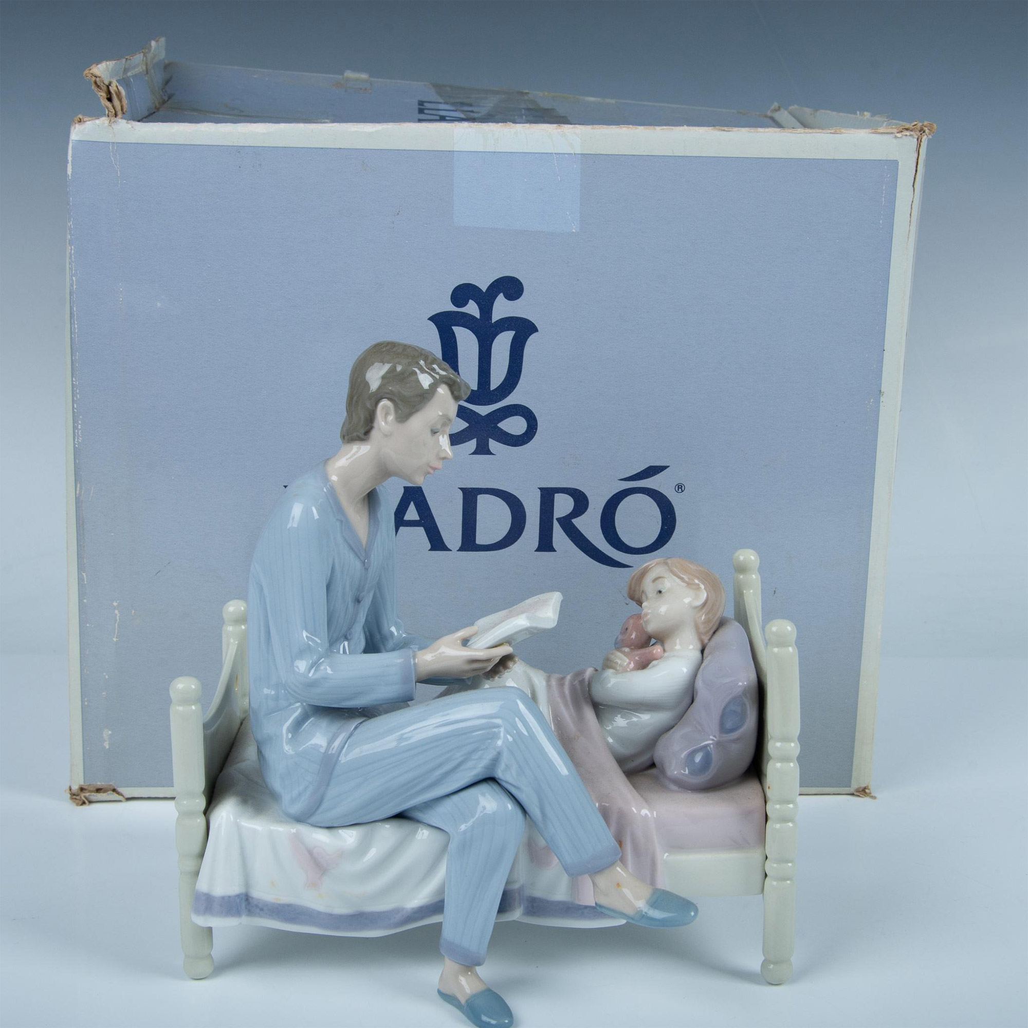 Just One More 1005899 - Lladro Porcelain Figurine - Image 4 of 9