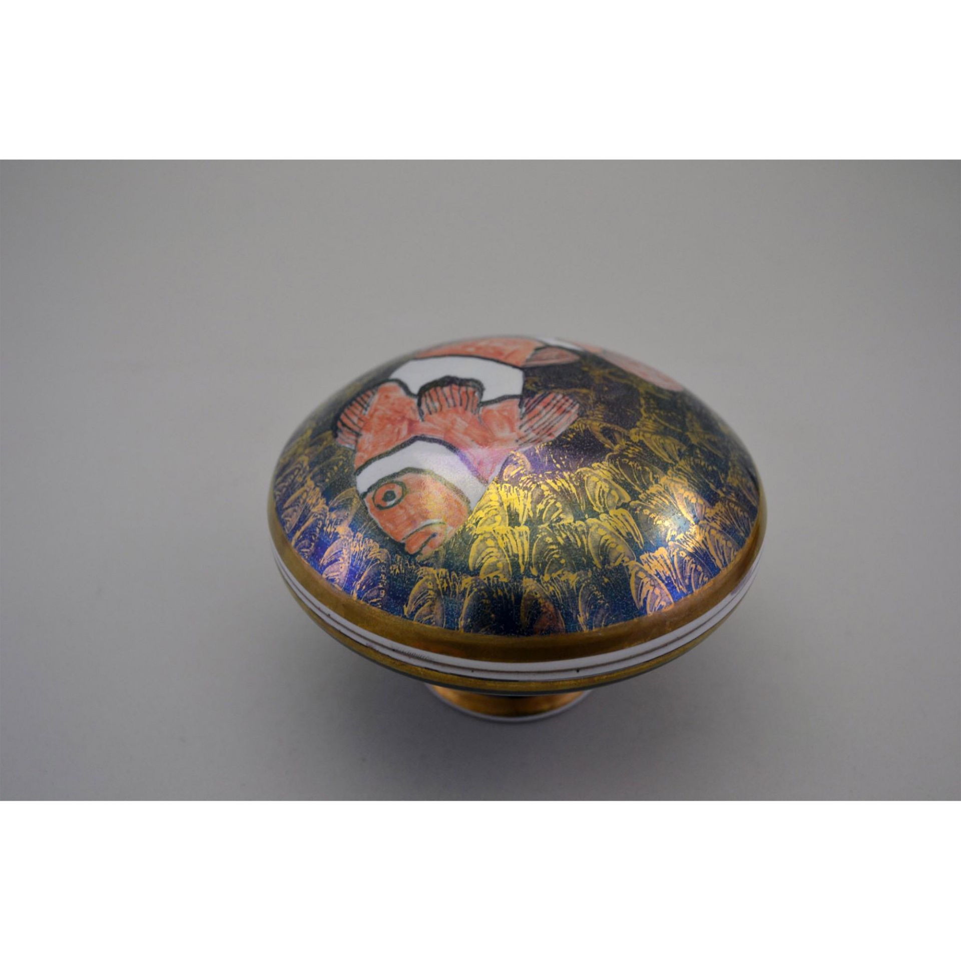 Hawkins Pottery Nautical Shell And Tropical Clownfish Covered Trinket Boxes, 2 Pcs - Image 3 of 7