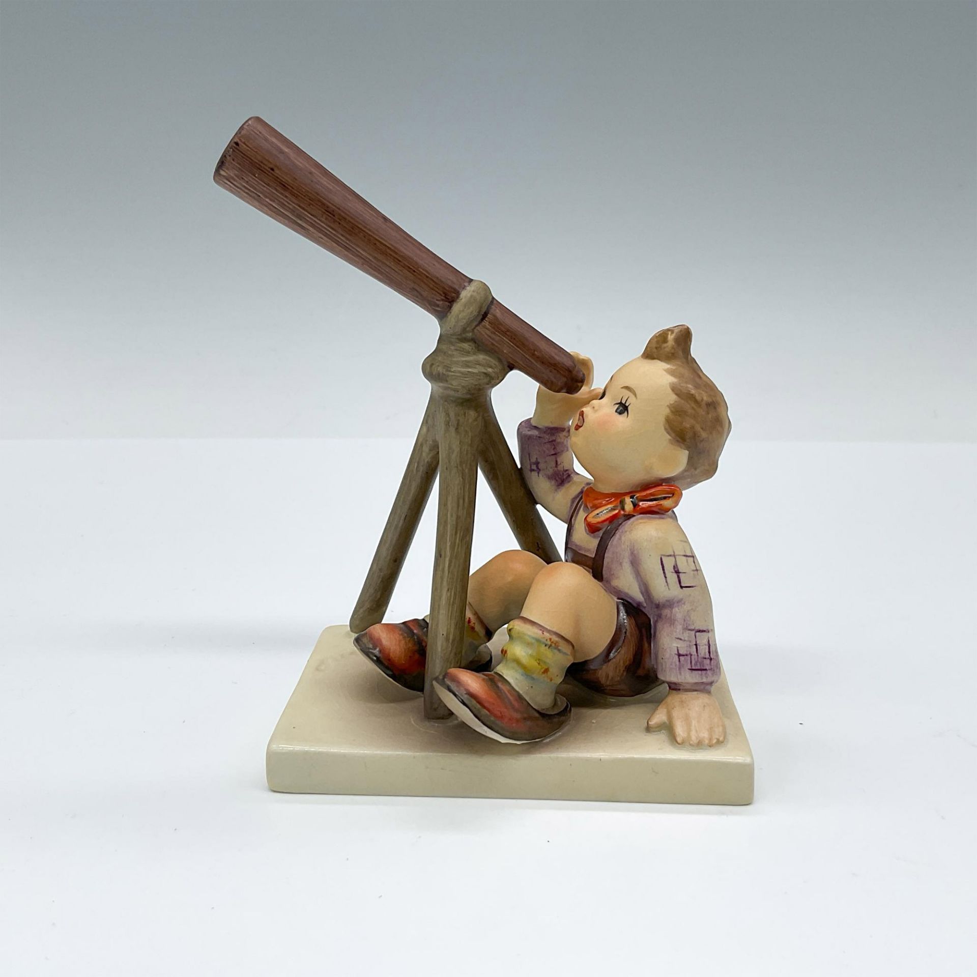 Star Gazer HUM 132 - Goebel Hummel Figurine